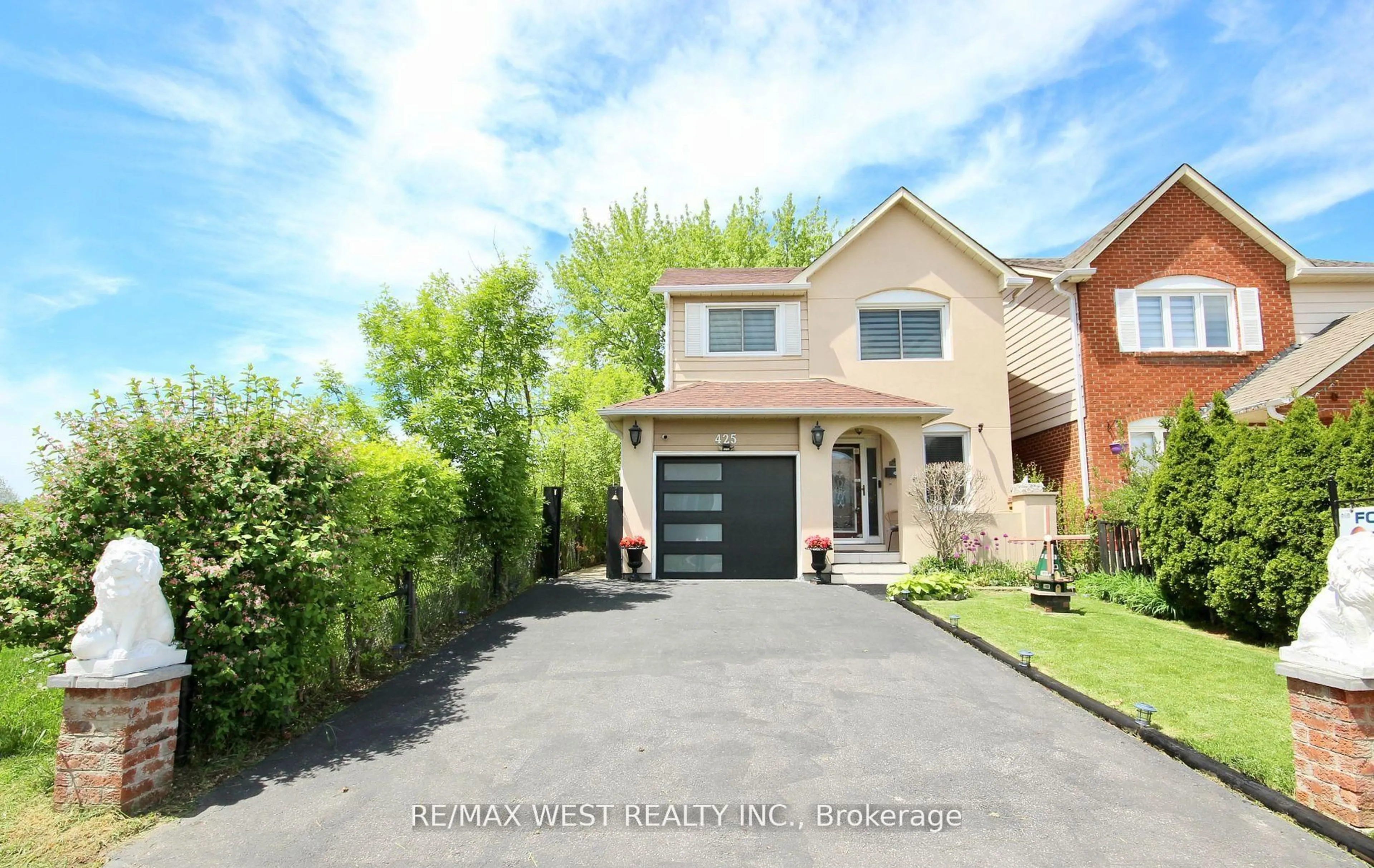 Home with brick exterior material, street for 425 Hansen Rd, Brampton Ontario L6V 3P6
