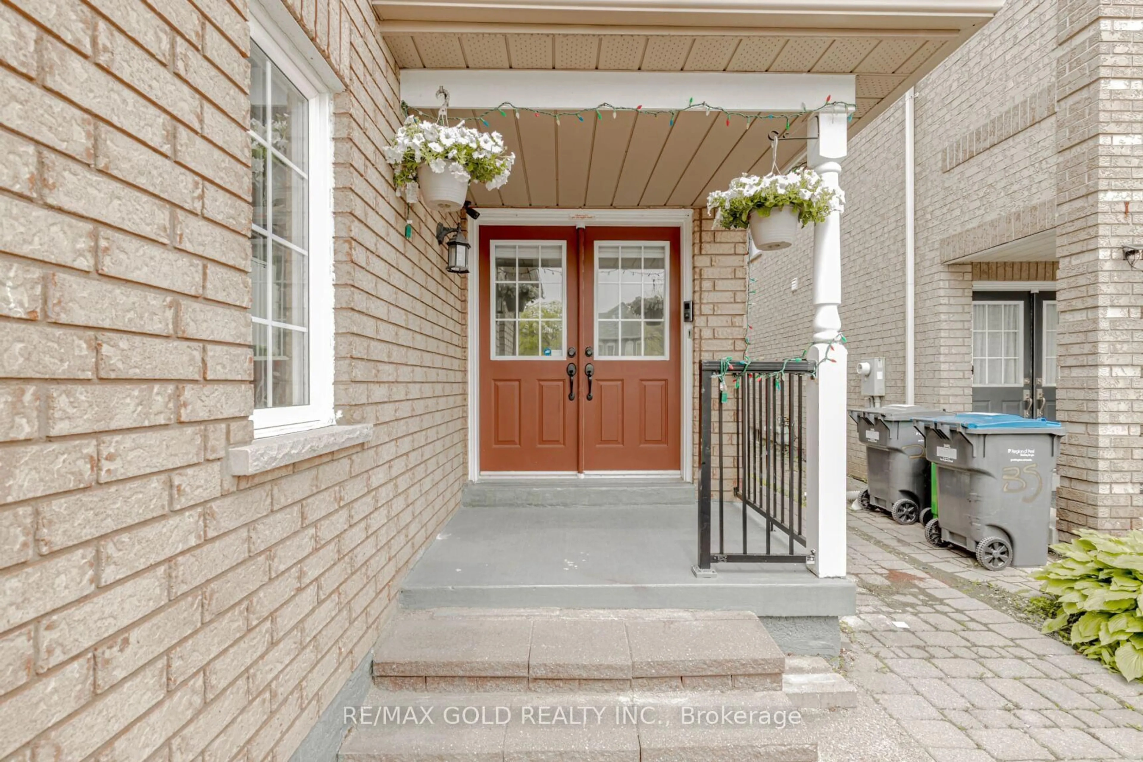 Indoor entryway for 37 Native Landing, Brampton Ontario L6X 5B1