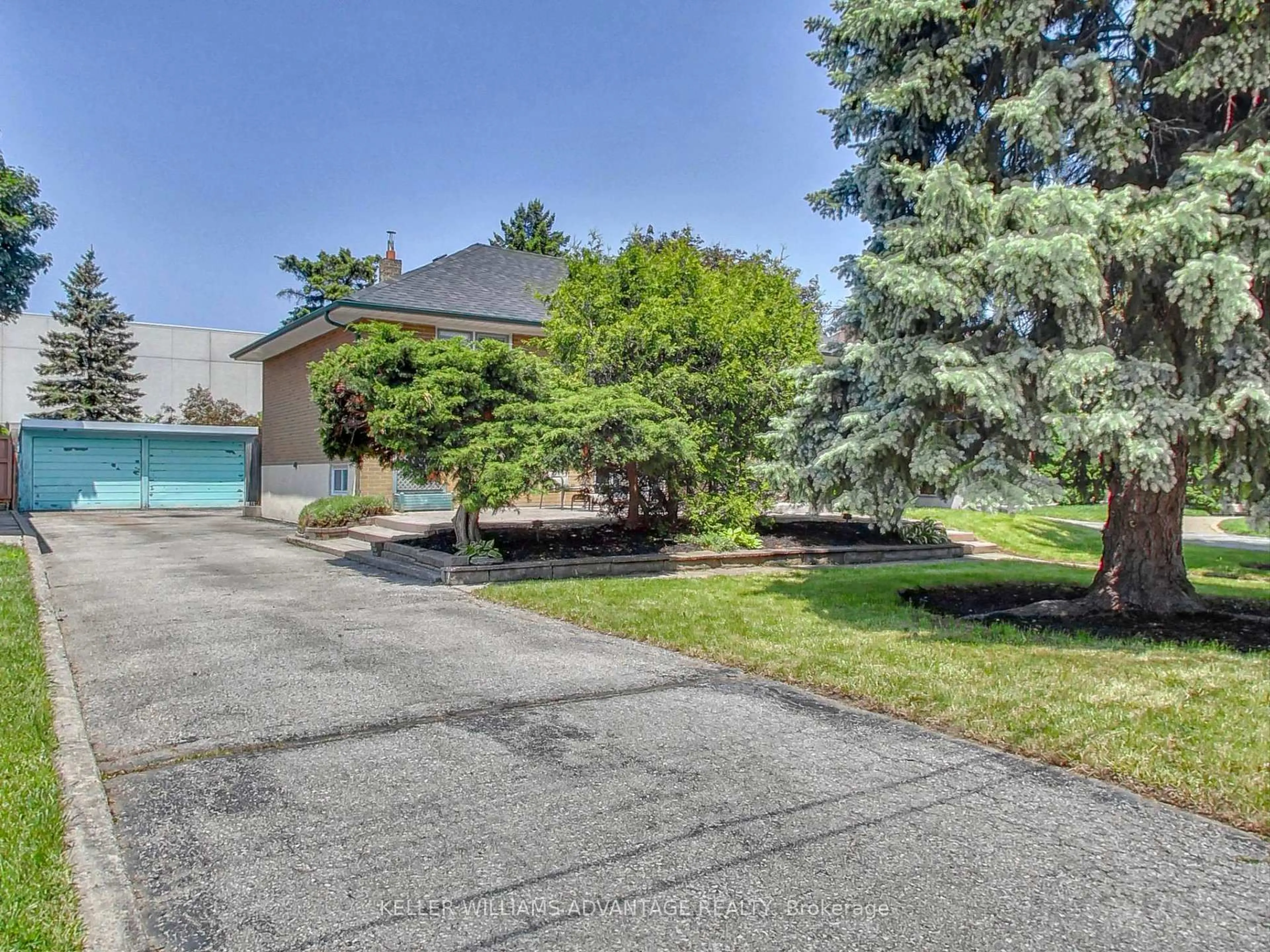 Unknown for 34 Glen Belle Cres, Toronto Ontario M6A 1S3