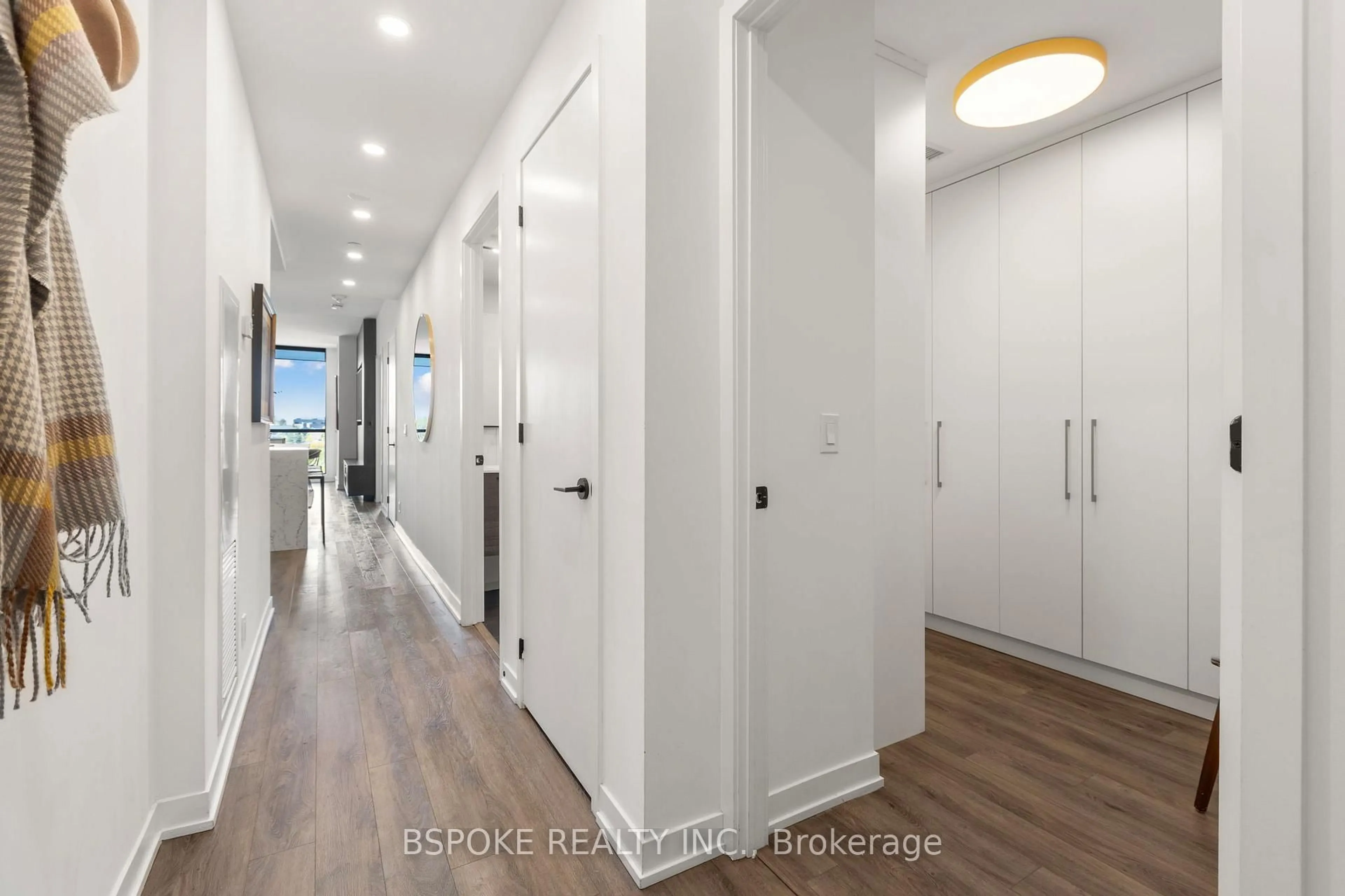 Indoor entryway for 2118 Bloor St #501, Toronto Ontario M6S 0A6