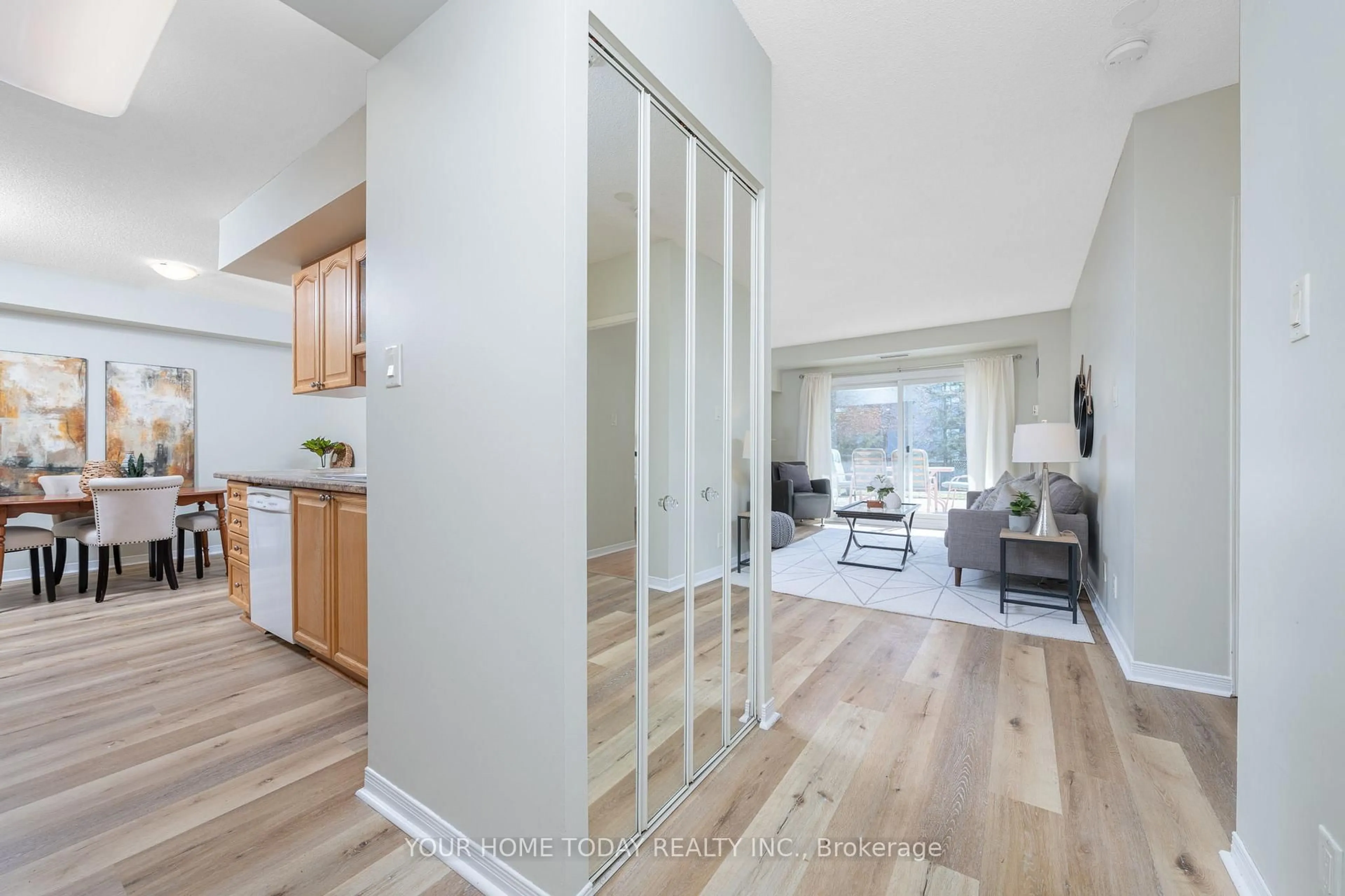 Indoor entryway for 24 Chapel St #102, Halton Hills Ontario L7G 6A7