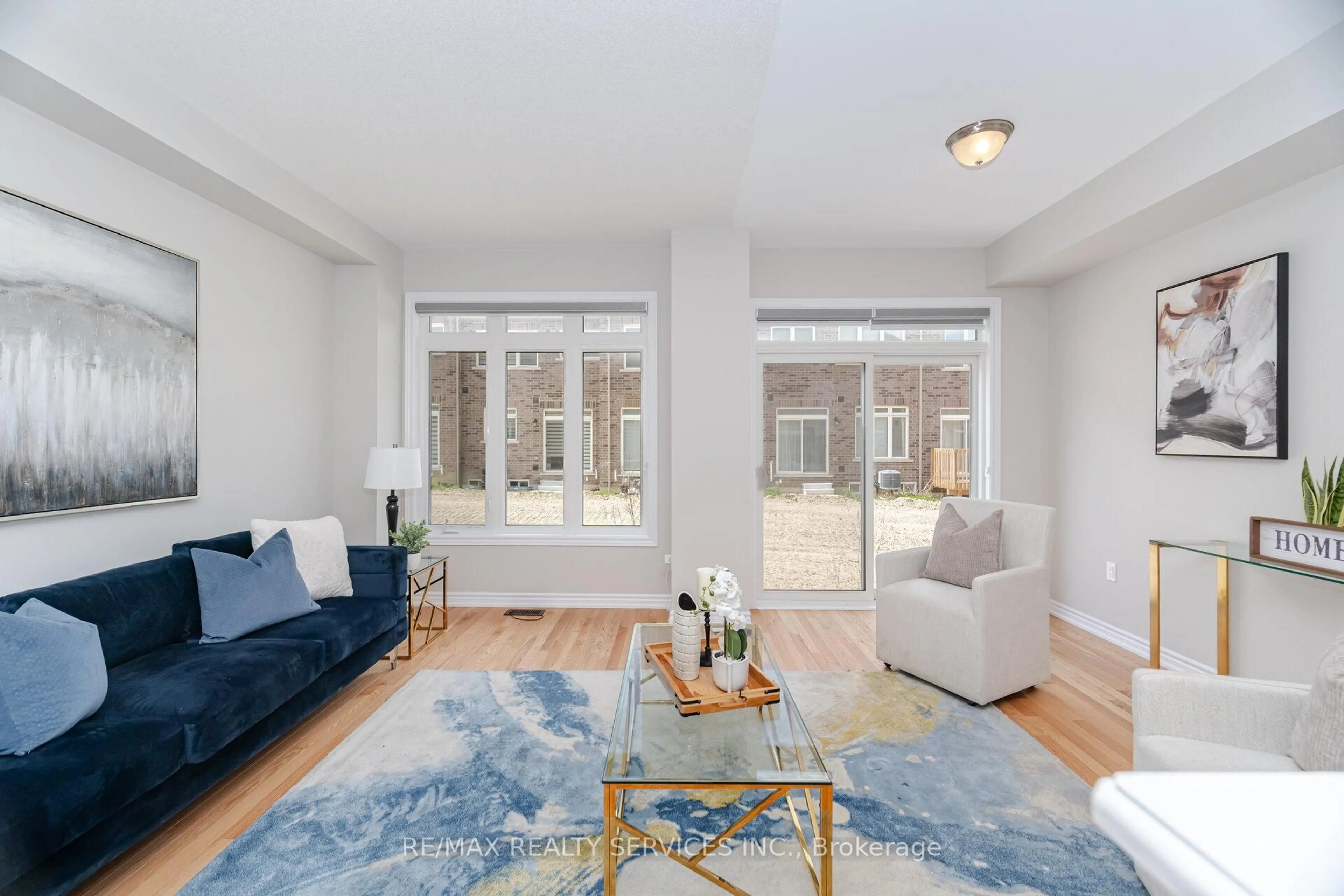 Living room with furniture, unknown for 93 Royal Fern Cres, Caledon Ontario L7C 4G9