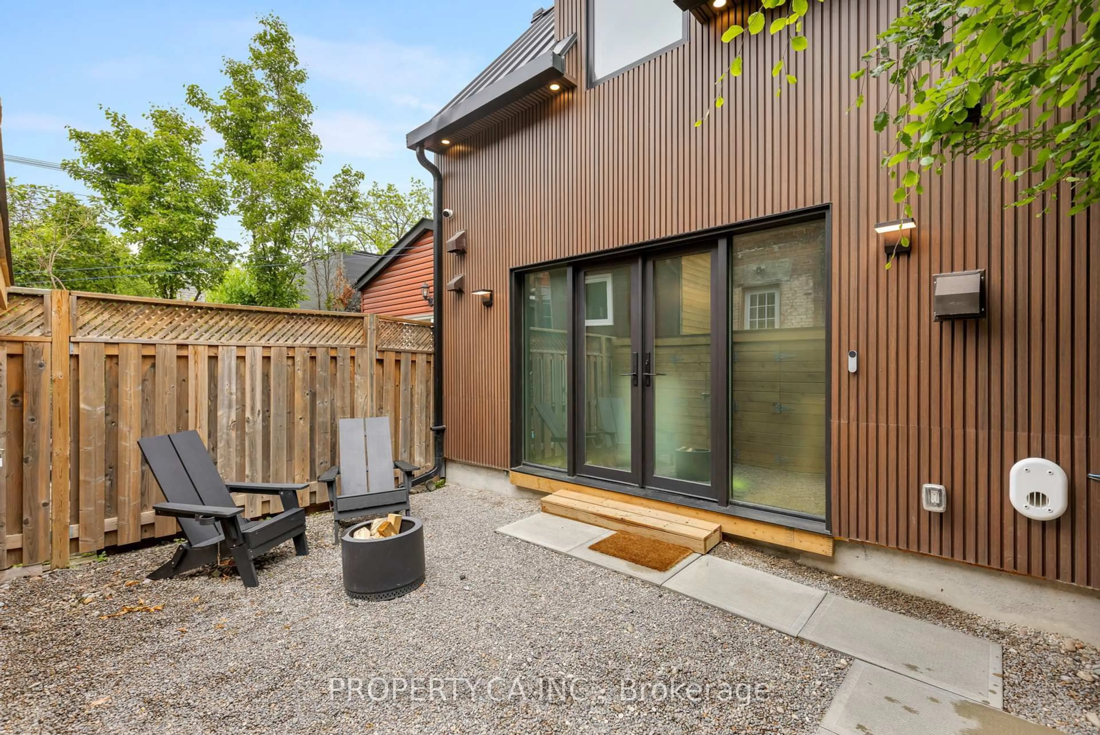 Patio, street for 80 Marion St, Toronto Ontario M6R 1E7