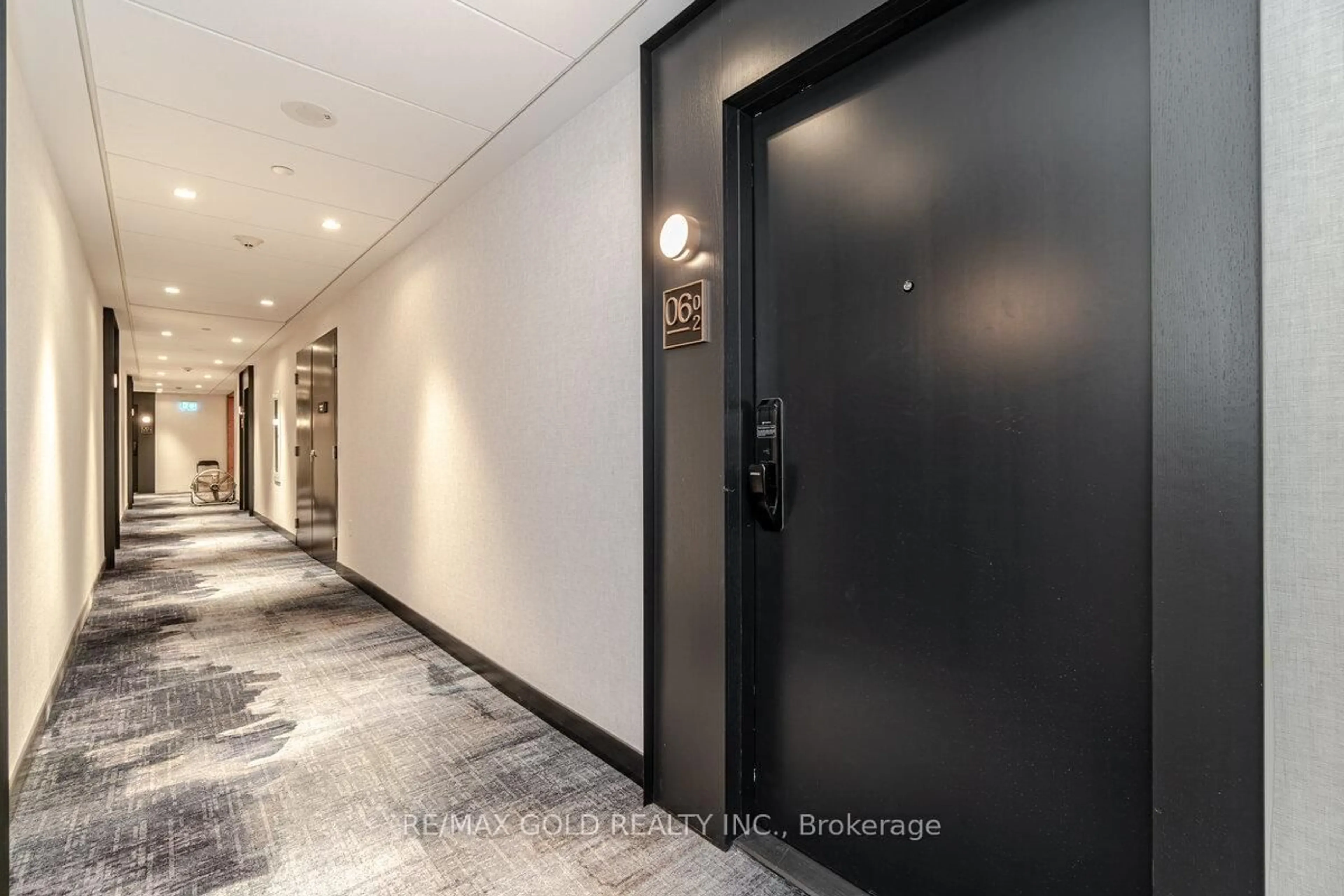 Indoor foyer for 3200 William Coltson Ave #602, Oakville Ontario L6H 7W6