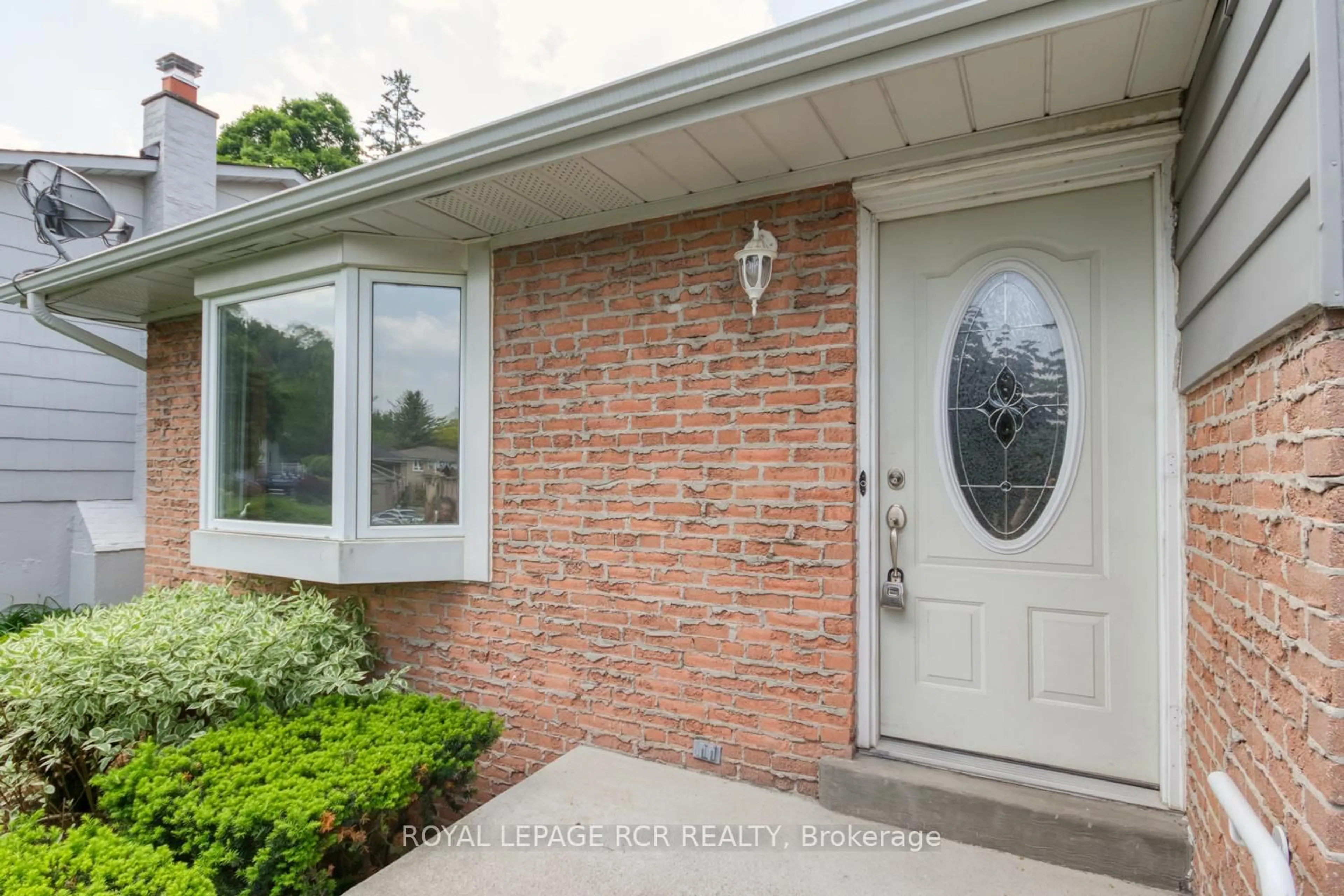 Home with brick exterior material, street for 143 Connaught Cres, Caledon Ontario L7E 2S5