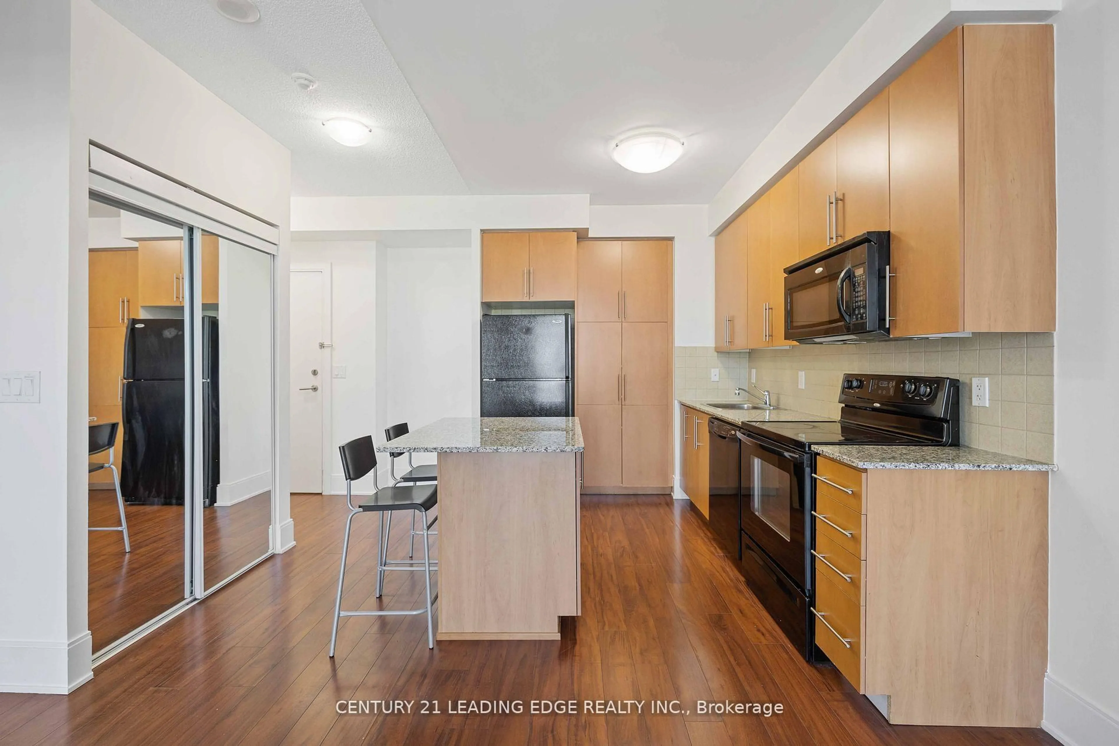 Standard kitchen, wood/laminate floor for 330 BURNHAMTHORPE Rd #1506, Mississauga Ontario L5B 0E1