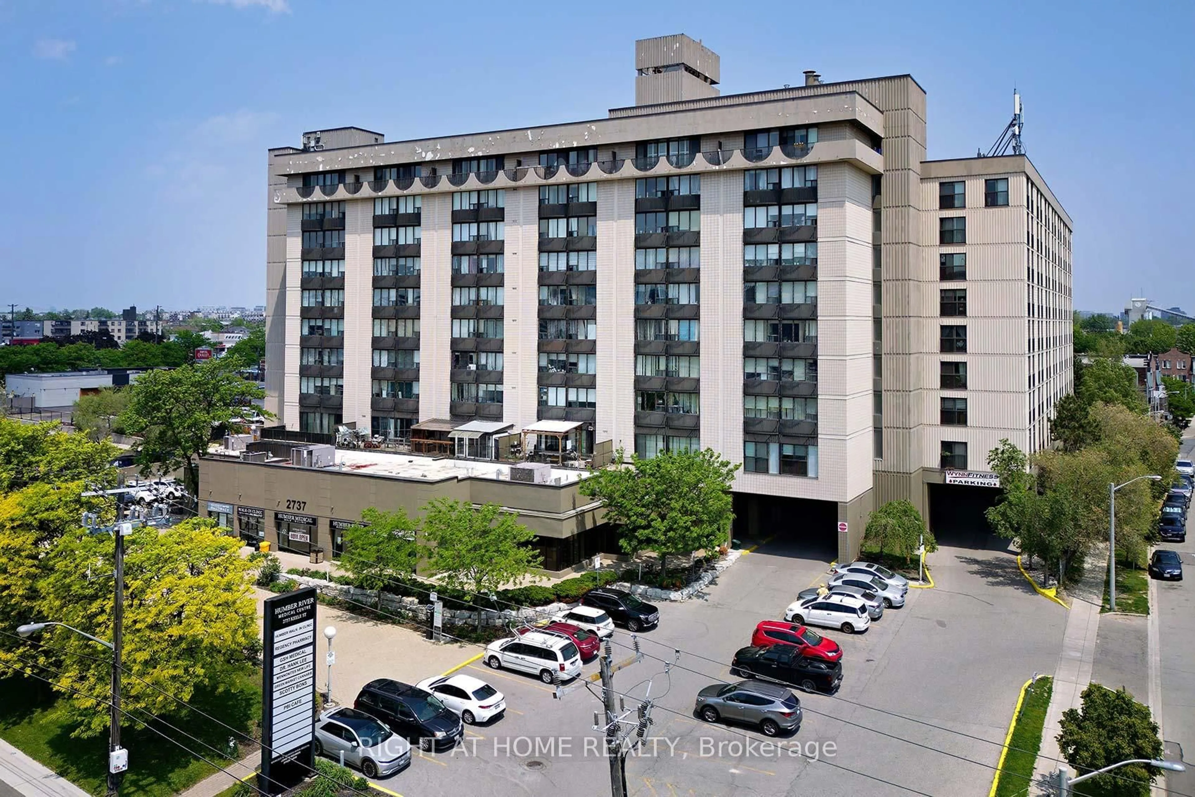 A pic from outside/outdoor area/front of a property/back of a property/a pic from drone, building for 2737 Keele St #227, Toronto Ontario M3M 2E9
