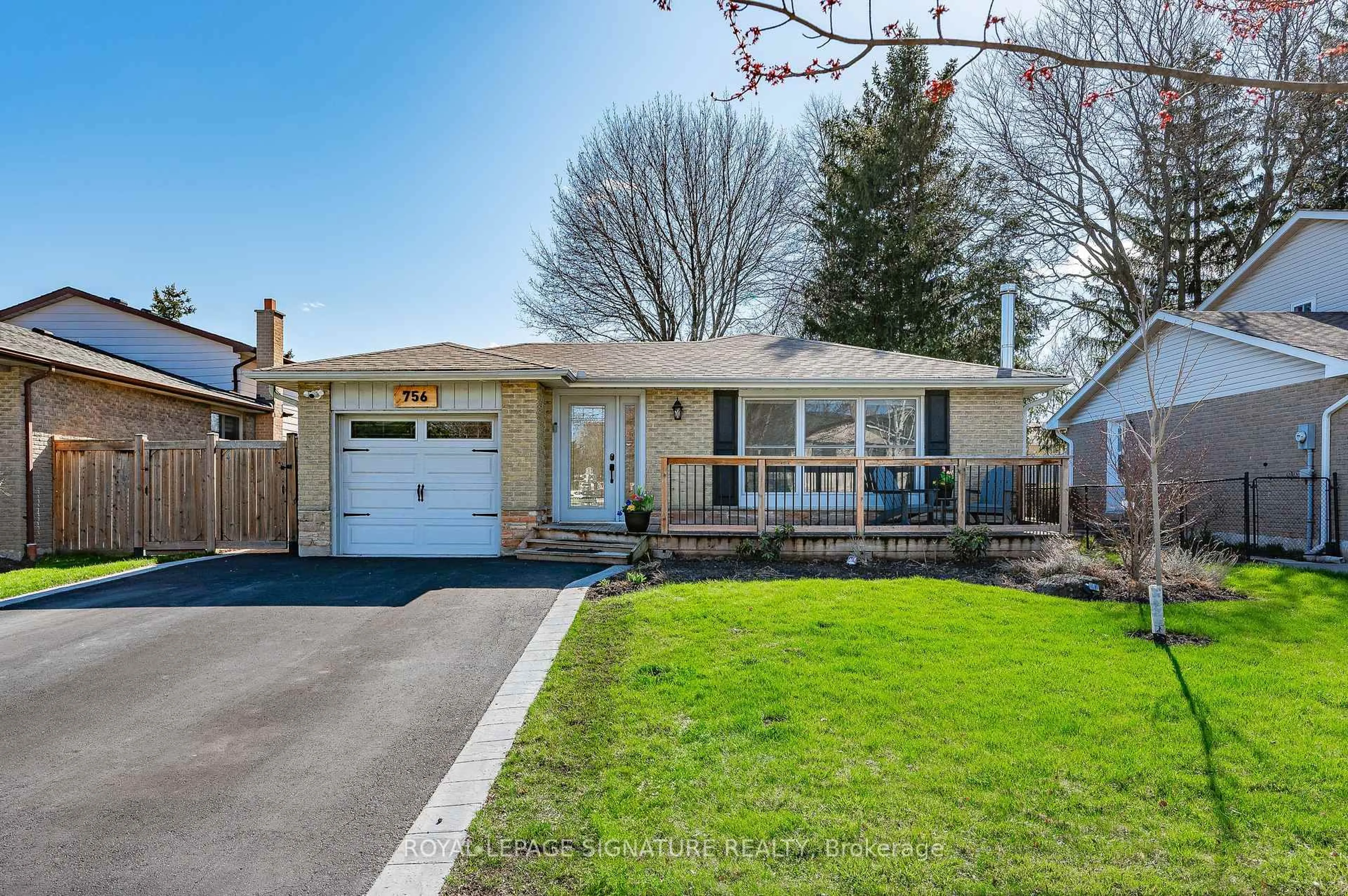 Home with vinyl exterior material, street for 756 Frobisher Blvd, Milton Ontario L9T 3H8