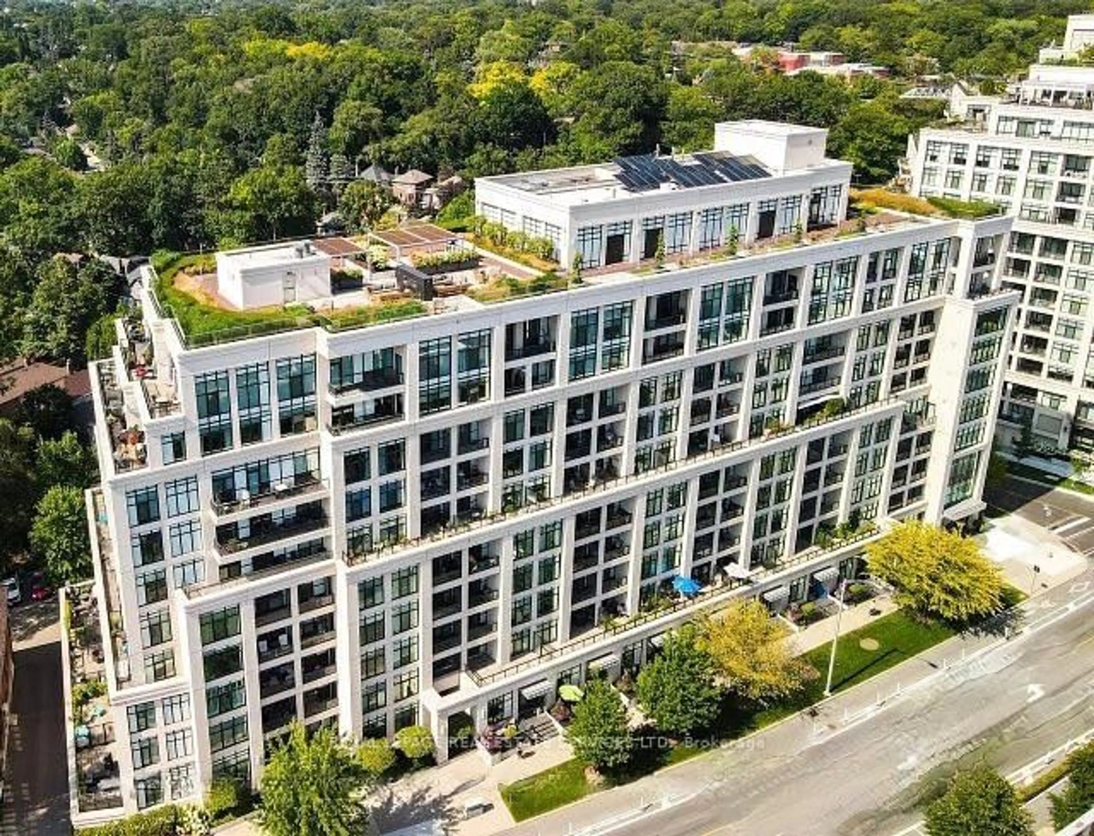 A pic from outside/outdoor area/front of a property/back of a property/a pic from drone, city buildings view from balcony for 2 Old Mill Dr #224, Toronto Ontario M6S 0A2