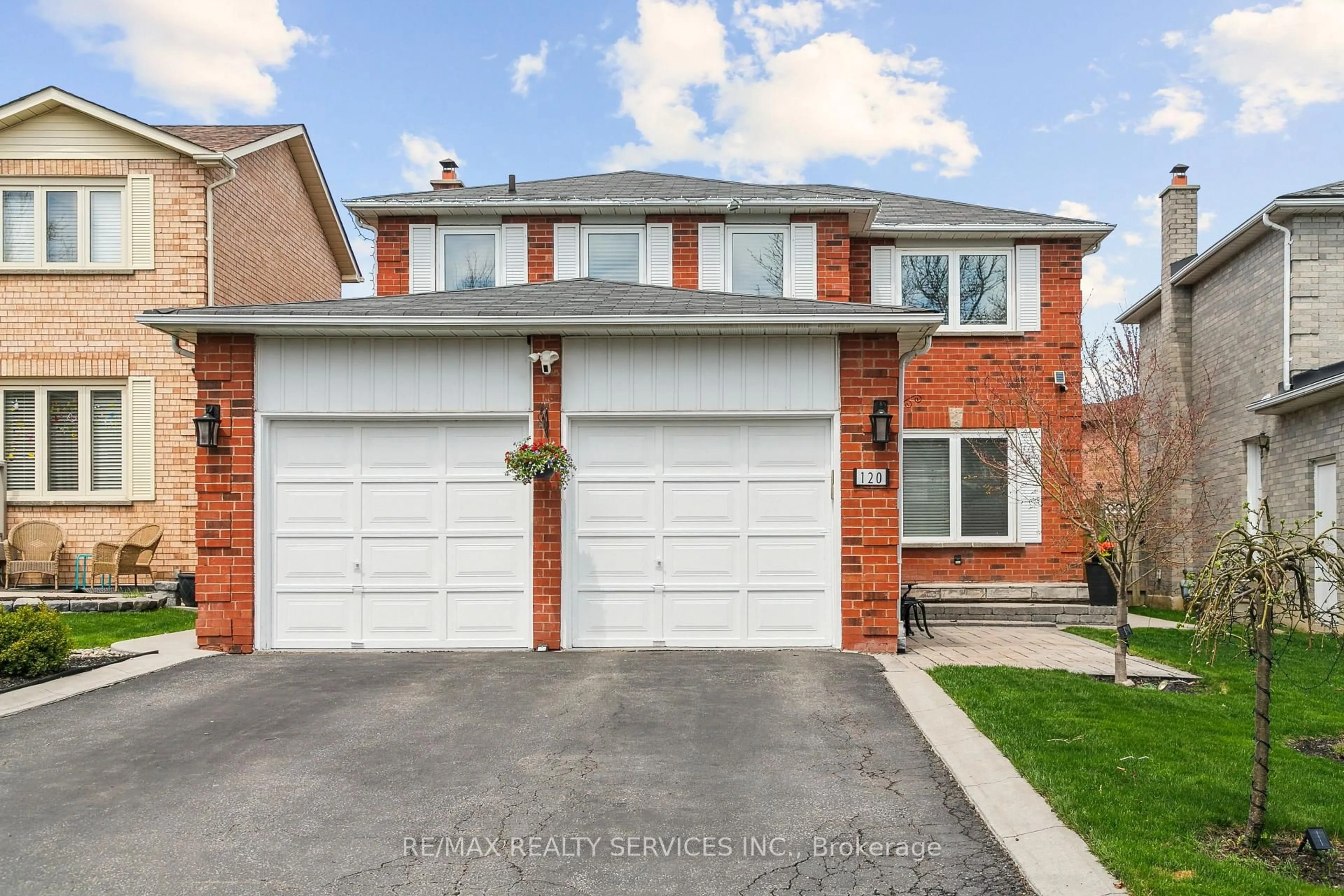 Home with brick exterior material, street for 120 Flowertown Ave, Brampton Ontario L6X 3Y6