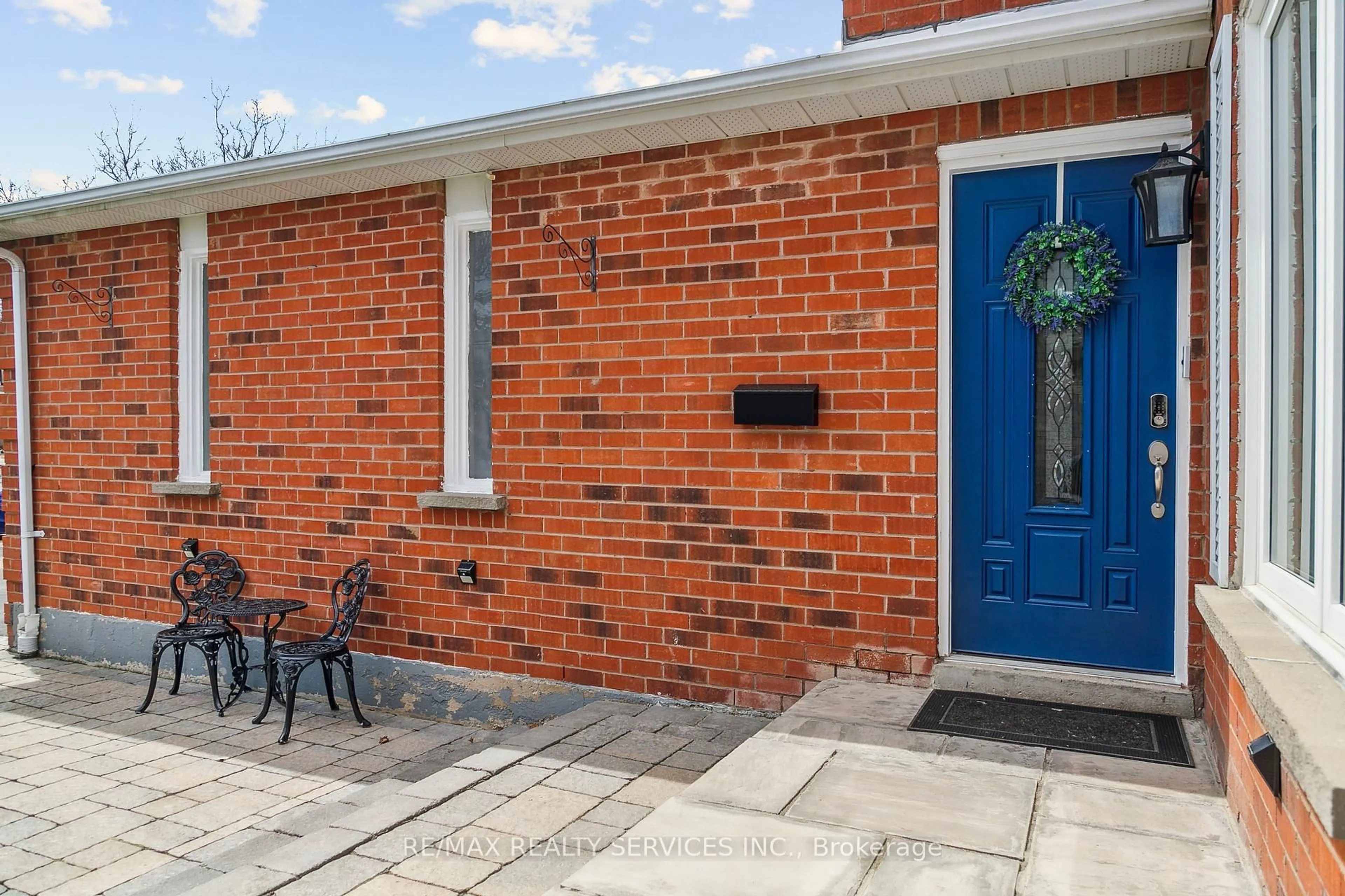 Home with brick exterior material, street for 120 Flowertown Ave, Brampton Ontario L6X 3Y6