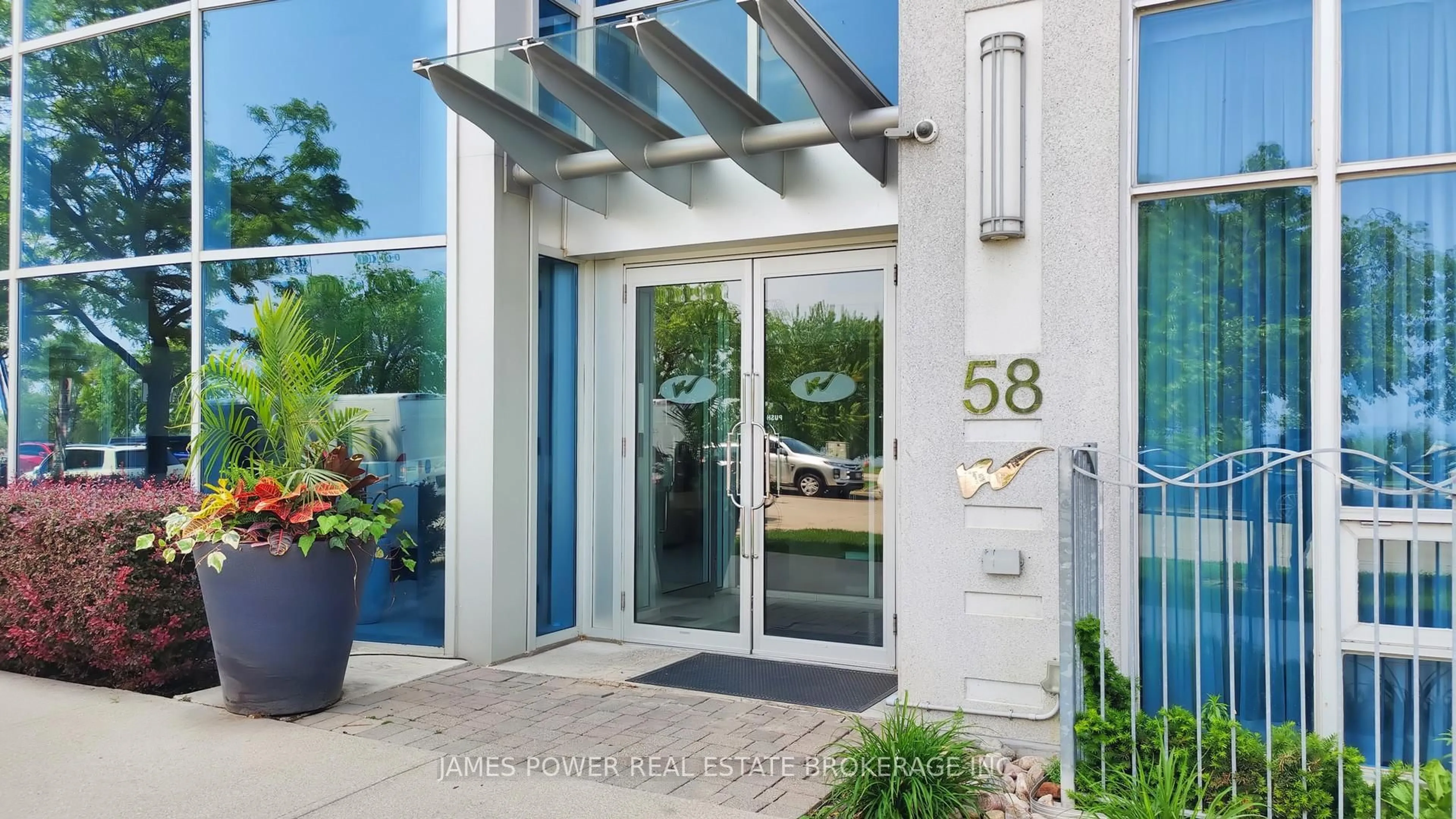 Indoor entryway for 58 Marine Parade Dr #439, Toronto Ontario M8V 4G1