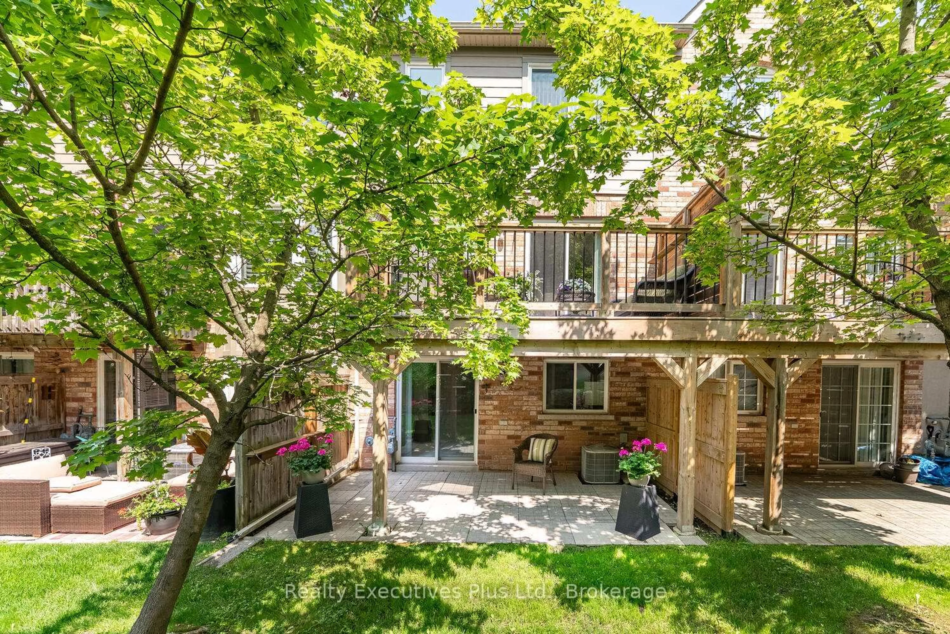 Patio, street for 233 Duskywing Way #44, Oakville Ontario L6L 0C5