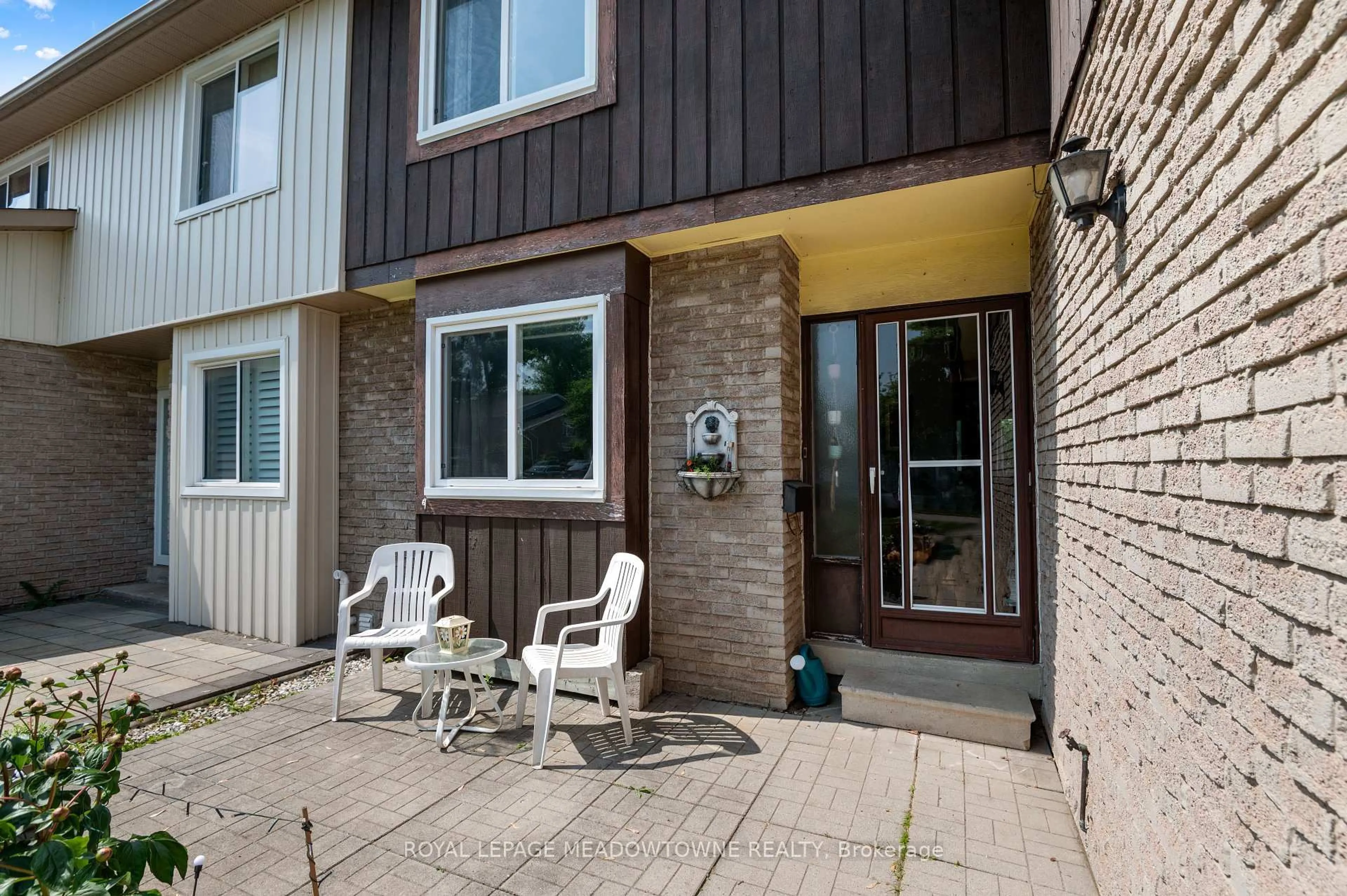 Patio, street for 6058 Starfield Cres, Mississauga Ontario L5N 1X1