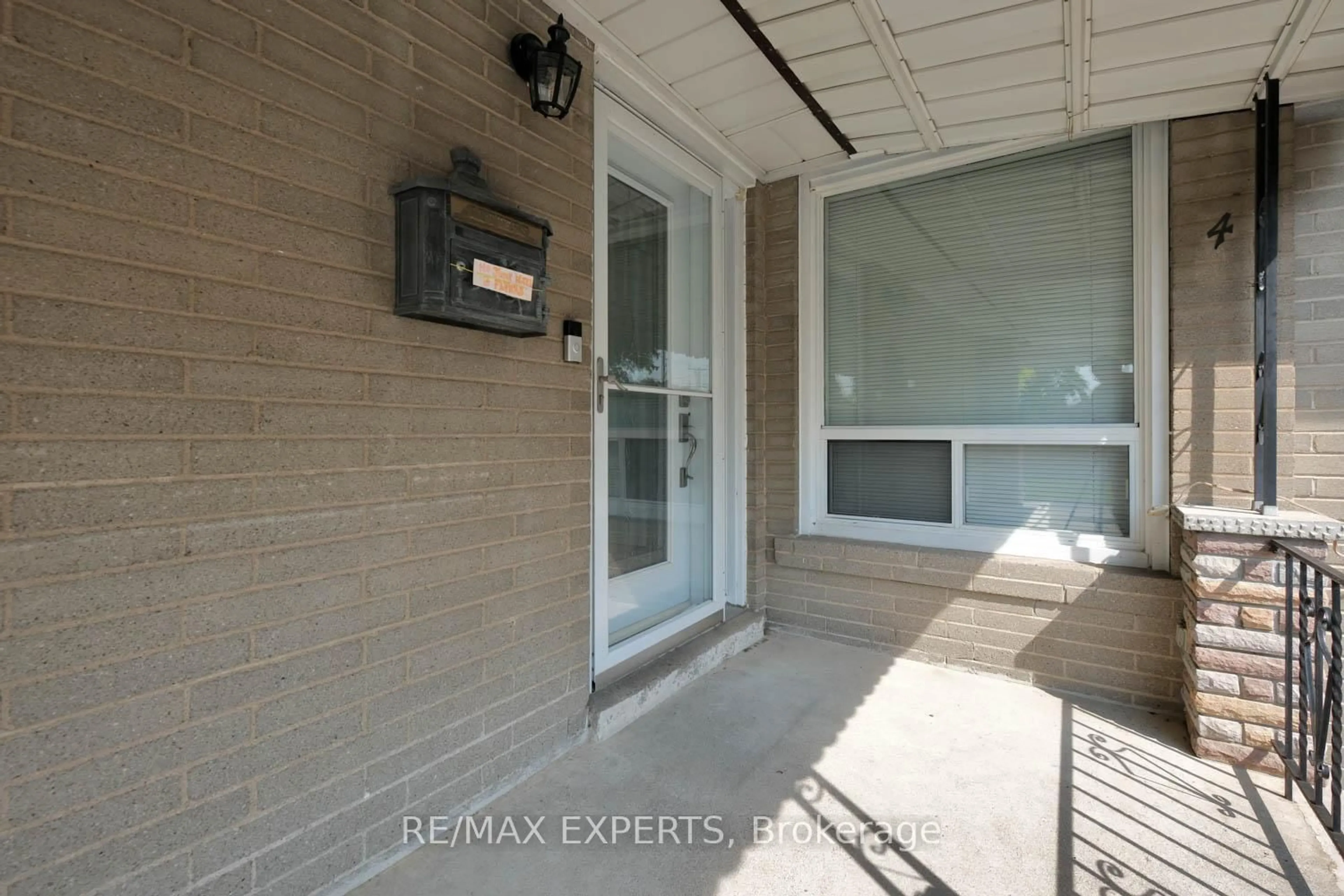 Indoor entryway for 4 Fletcher Pl, Toronto Ontario M9R 1K6