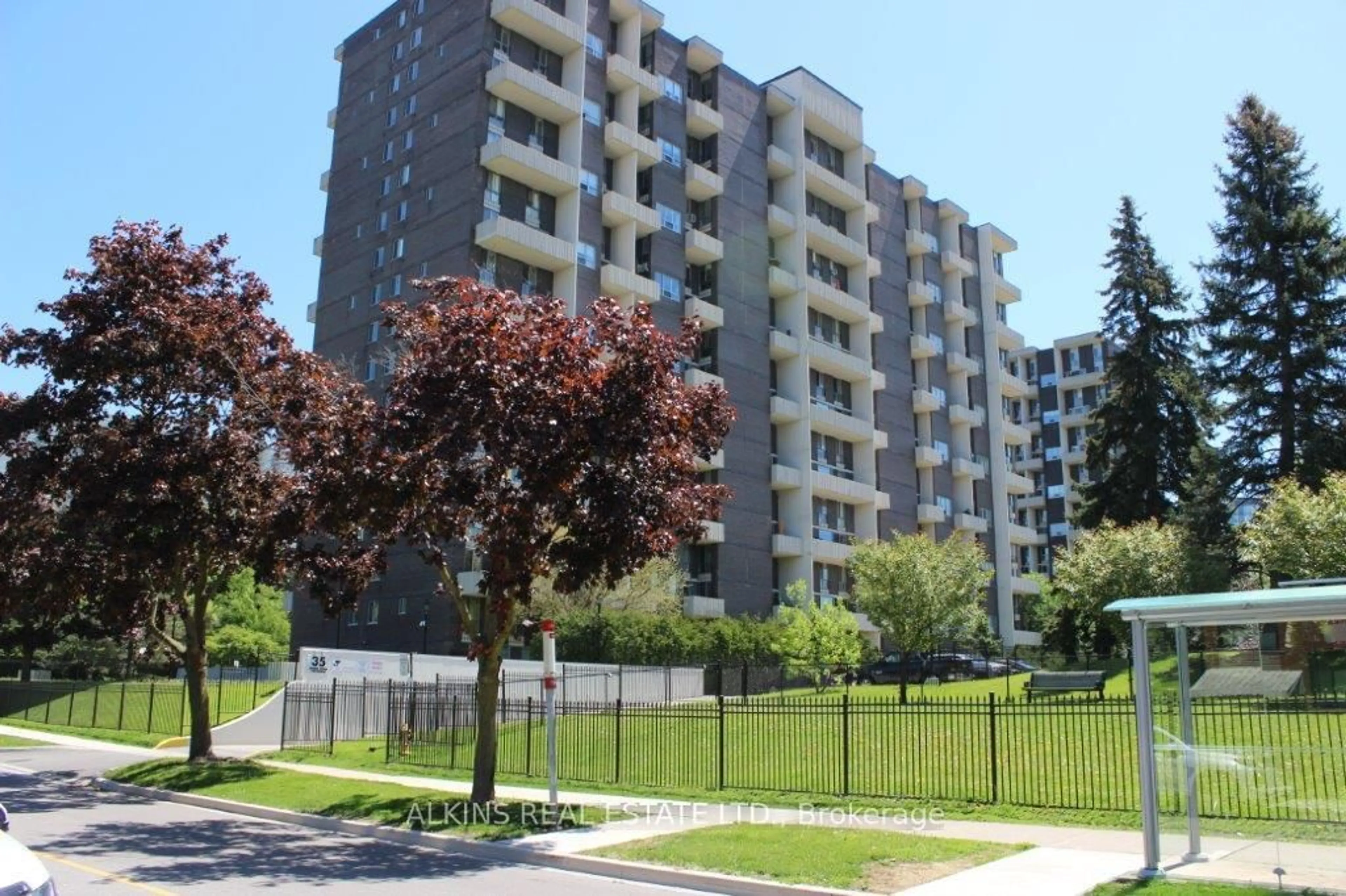 Unknown for 35 Ormskirk Ave #922, Toronto Ontario M6S 1A8