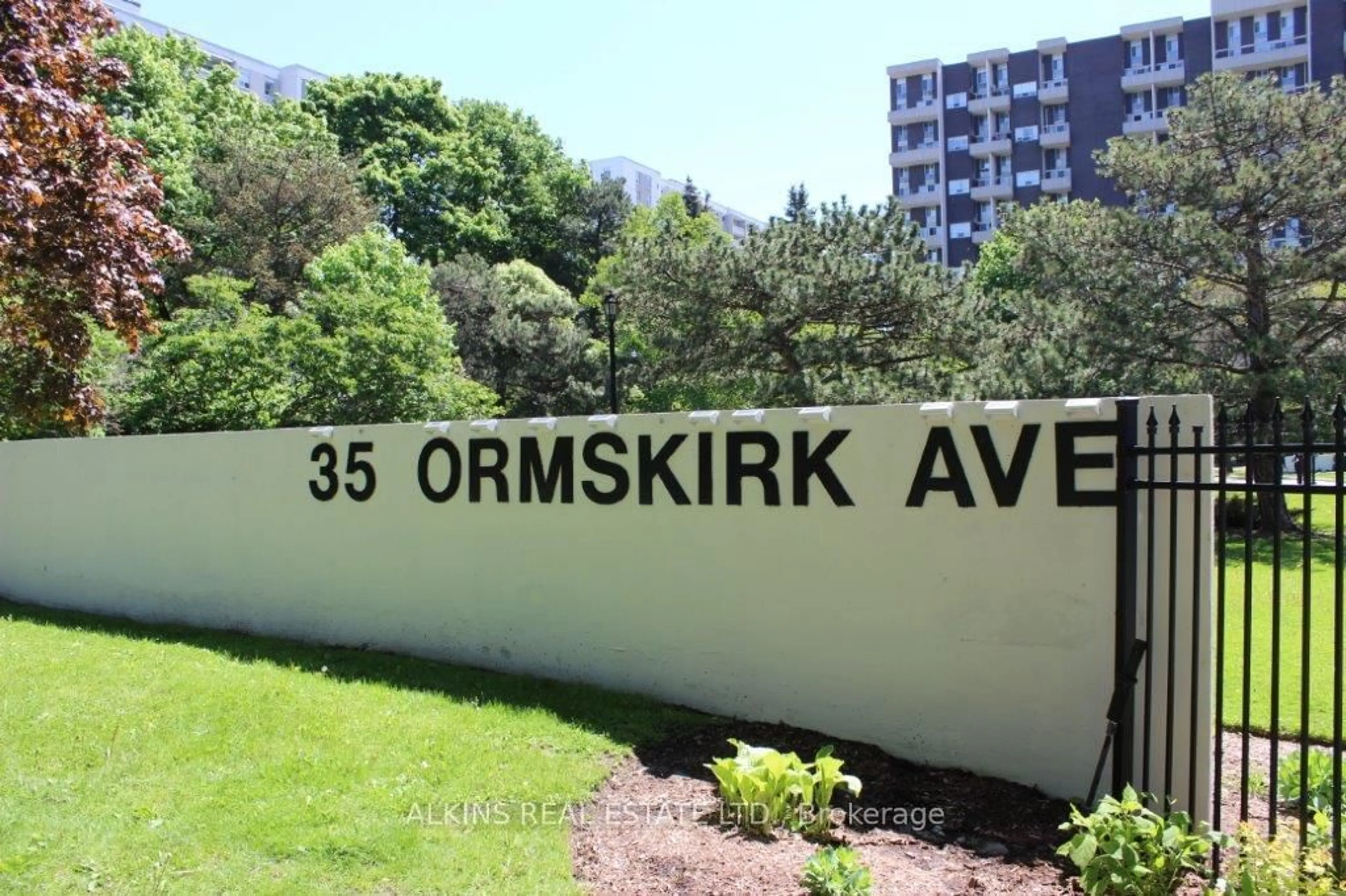 Unknown for 35 Ormskirk Ave #922, Toronto Ontario M6S 1A8