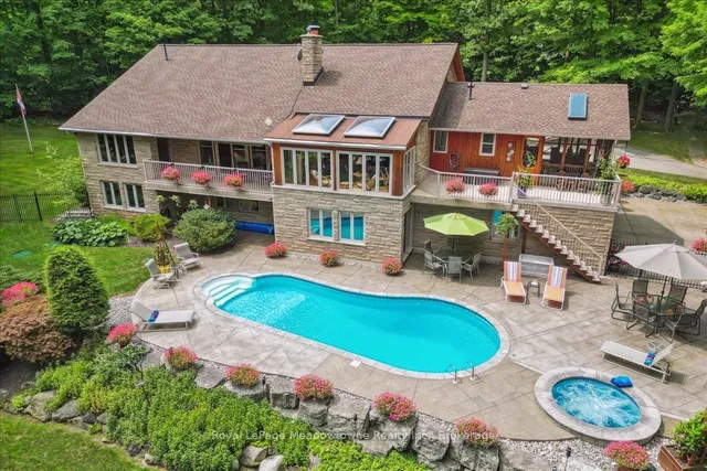 Primary image of 5590 STEELES Ave