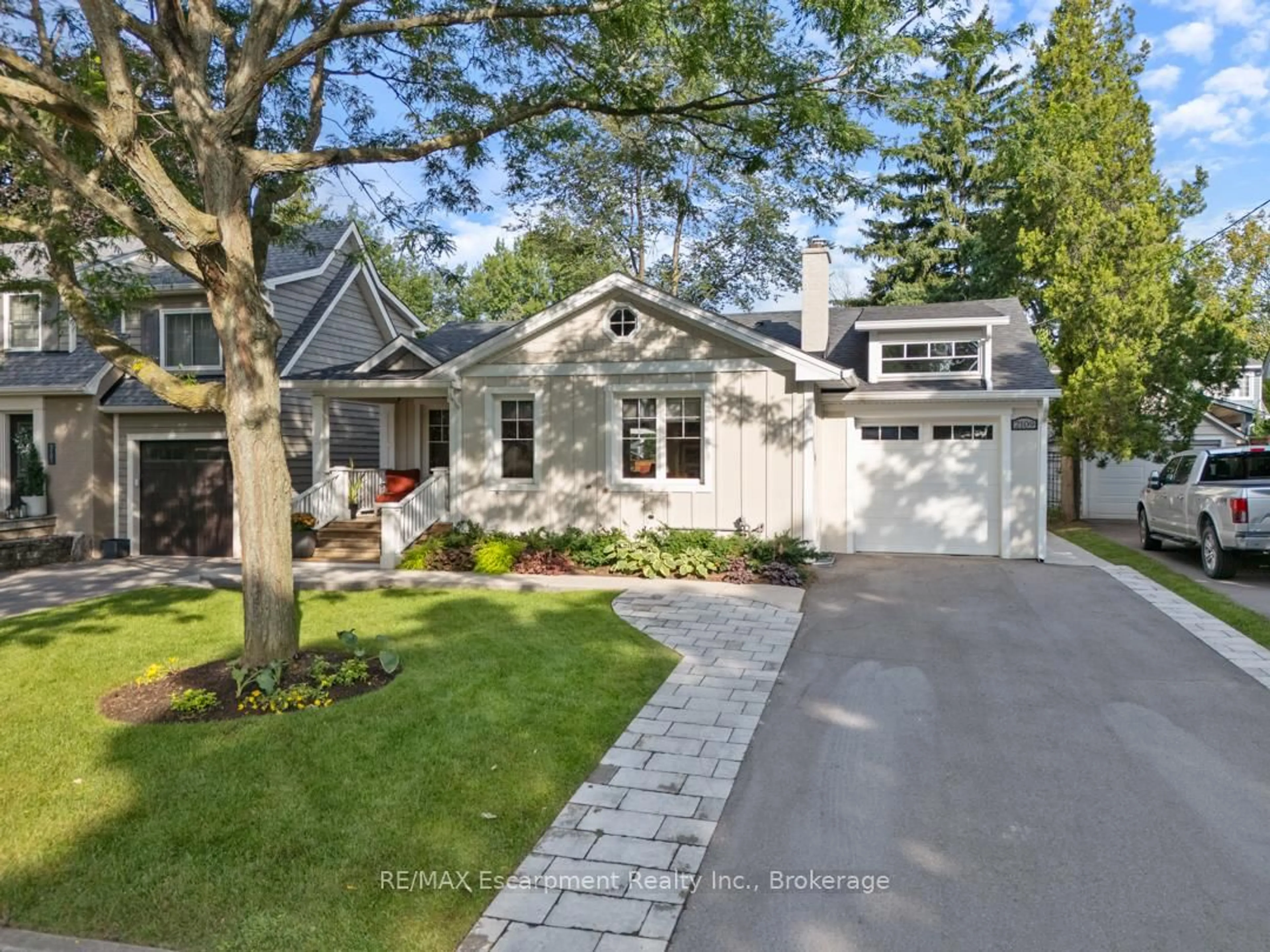 Unknown for 2109 Wellington Ave, Burlington Ontario L7R 1P6