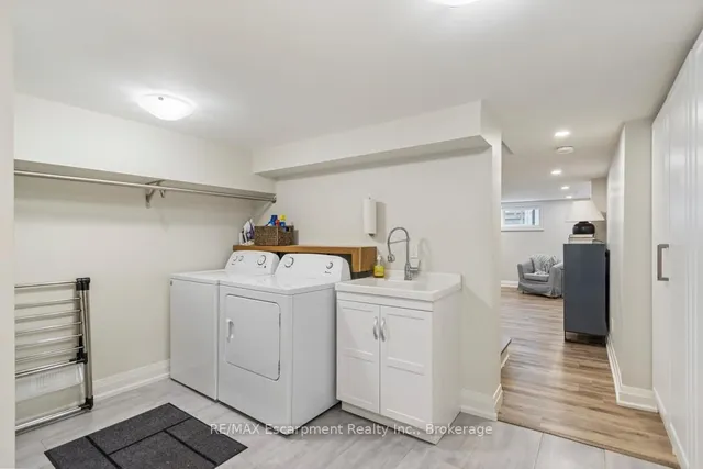 Additional property image - 2109 Wellington Ave