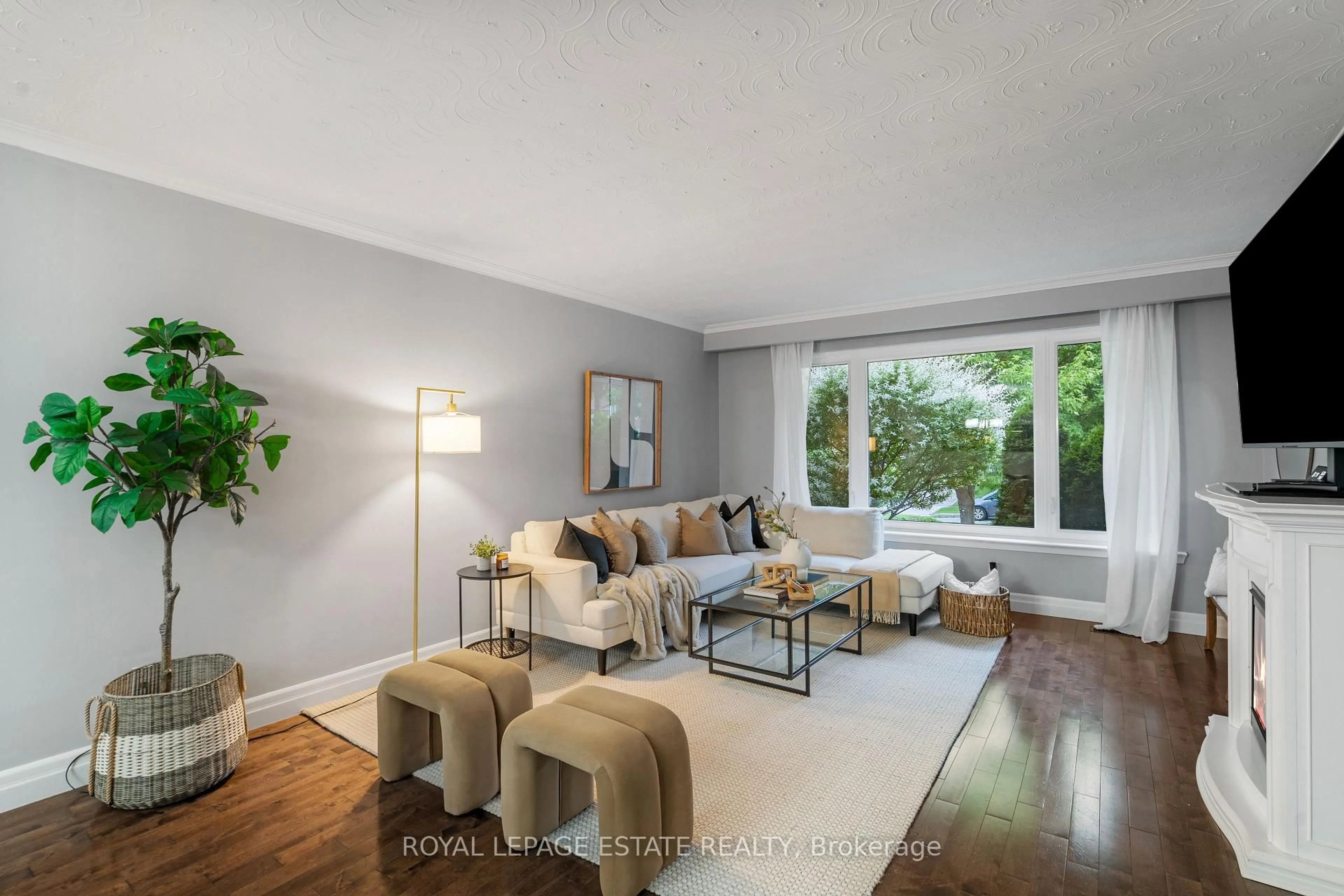 Living room with furniture, unknown for 9 Dixington Cres, Toronto Ontario M9P 2K3