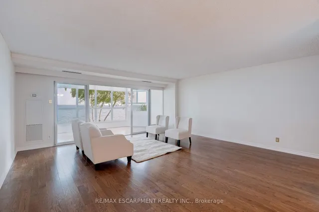 Additional property image - 5280 Lakeshore Rd Unit 205