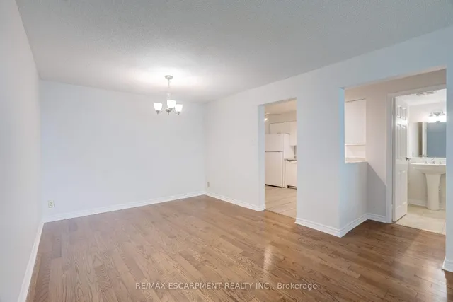 Additional property image - 5280 Lakeshore Rd Unit 205