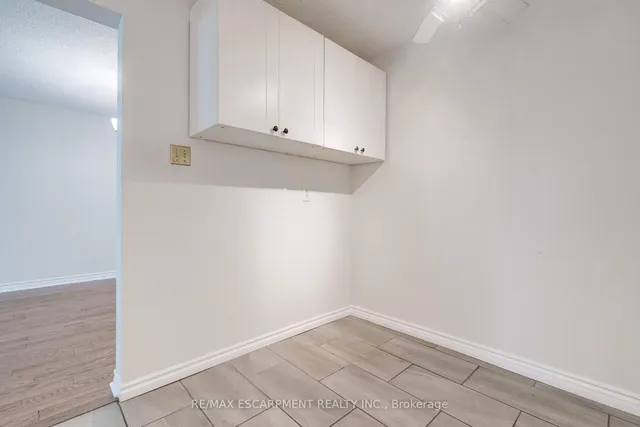 Additional property image - 5280 Lakeshore Rd Unit 205