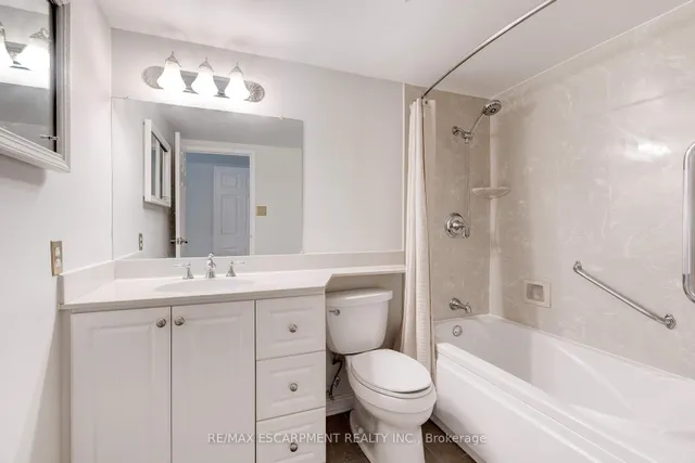 Additional property image - 5280 Lakeshore Rd Unit 205