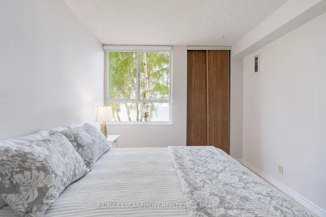 Additional property image - 5280 Lakeshore Rd Unit 205