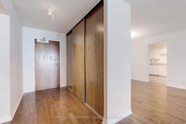Additional property image - 5280 Lakeshore Rd Unit 205