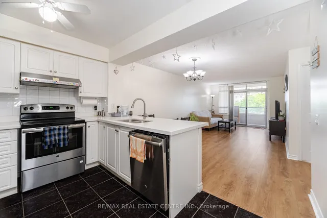 Additional image 44 of 35 Kingsbridge Garden Circ Unit 514
