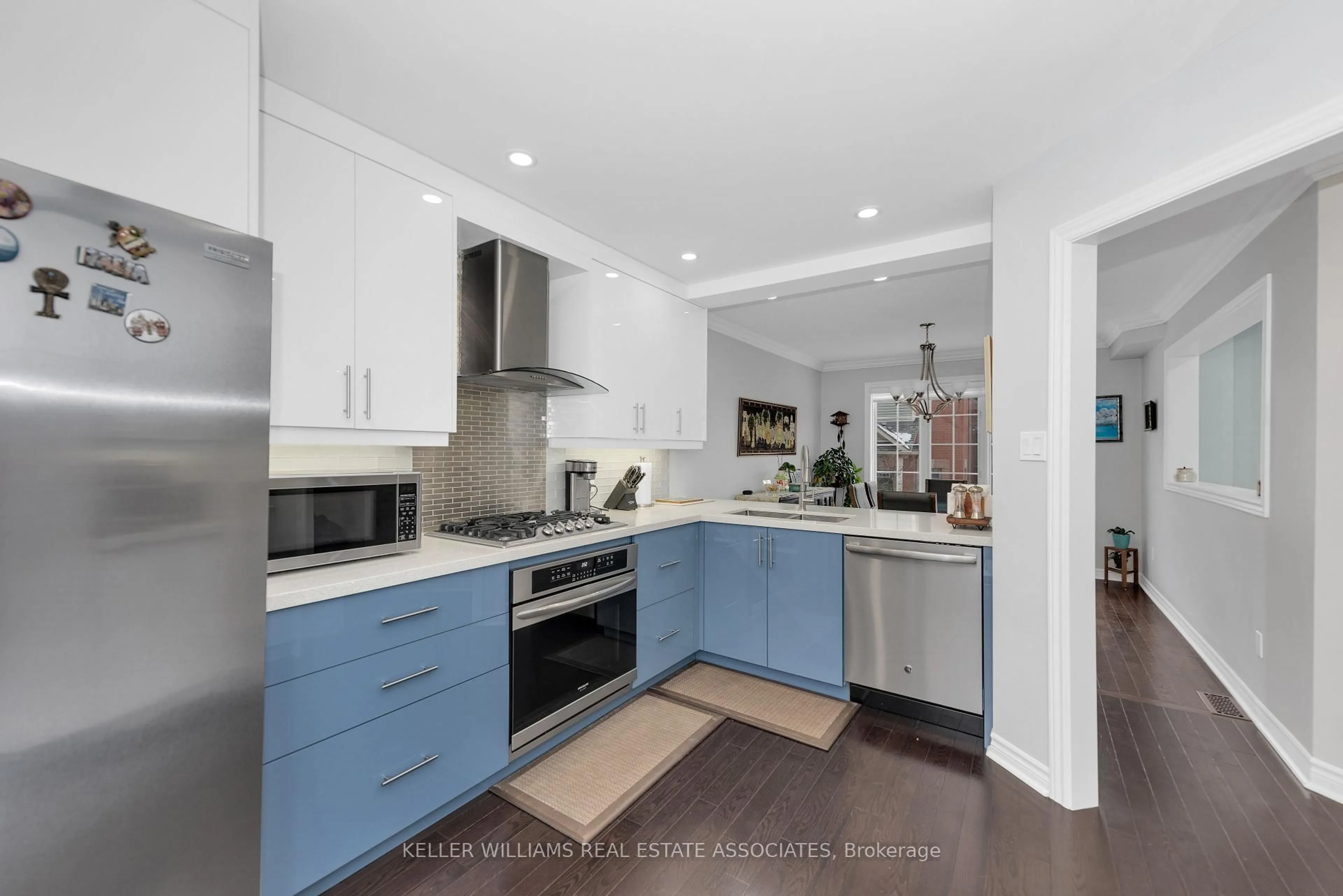 Contemporary kitchen, ceramic/tile floor for 5031 East Mill Rd #1, Mississauga Ontario L5V 2M5