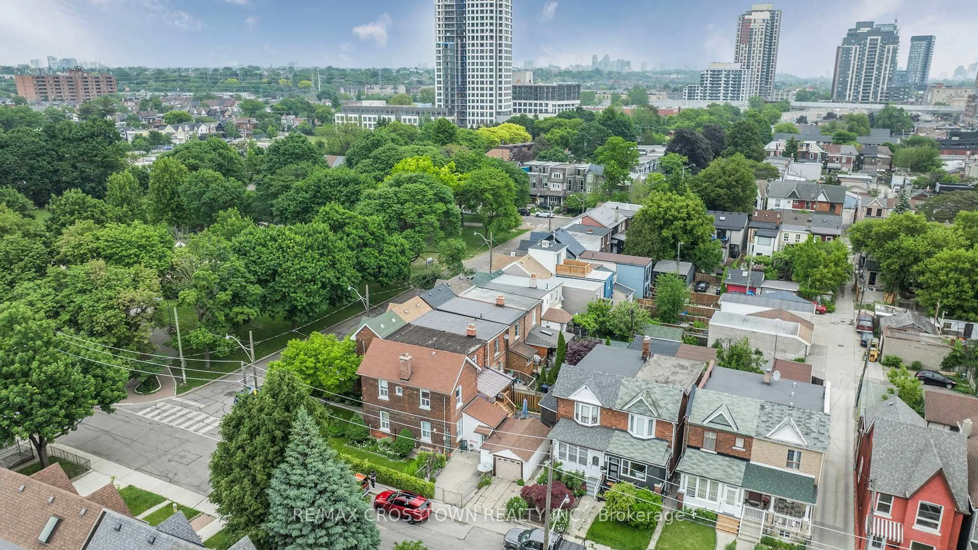 A pic from outside/outdoor area/front of a property/back of a property/a pic from drone, city buildings view from balcony for 35 Edith Ave, Toronto Ontario M6P 3T5