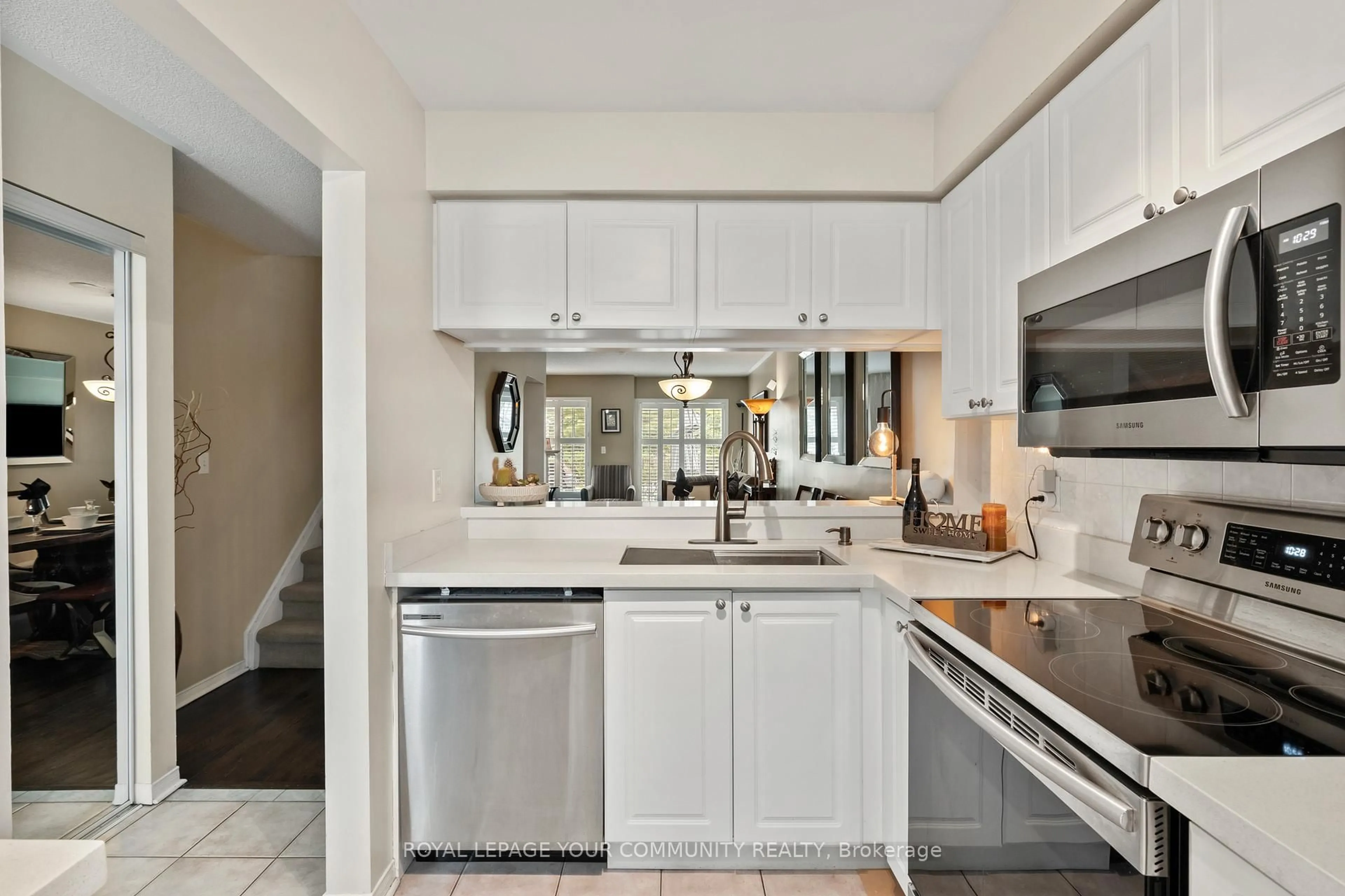 Open concept kitchen, ceramic/tile floor for 210 Manitoba St #13, Toronto Ontario M8Y 4G7