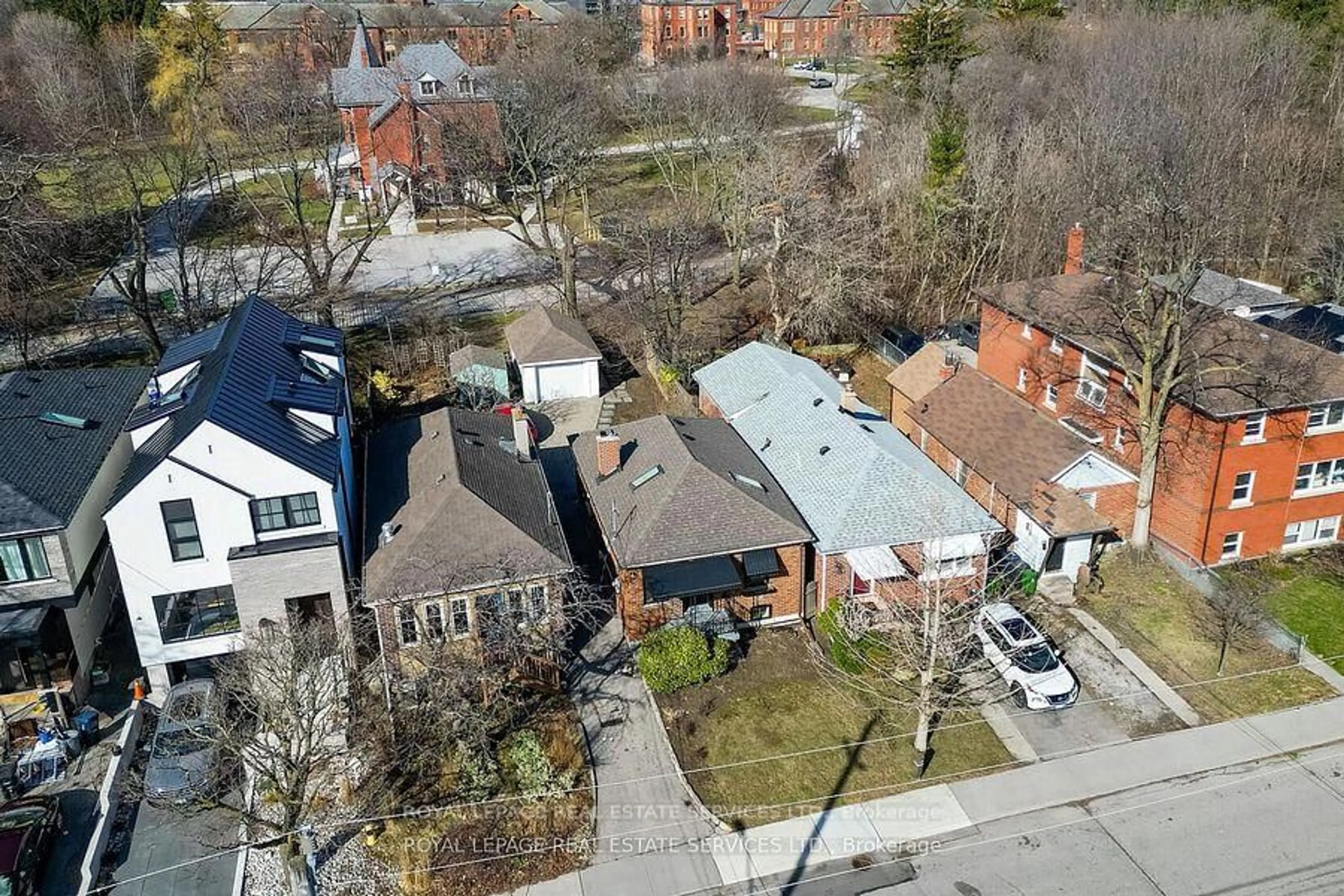 A pic from outside/outdoor area/front of a property/back of a property/a pic from drone, street for 48 Thirteenth St, Toronto Ontario M8V 3H4