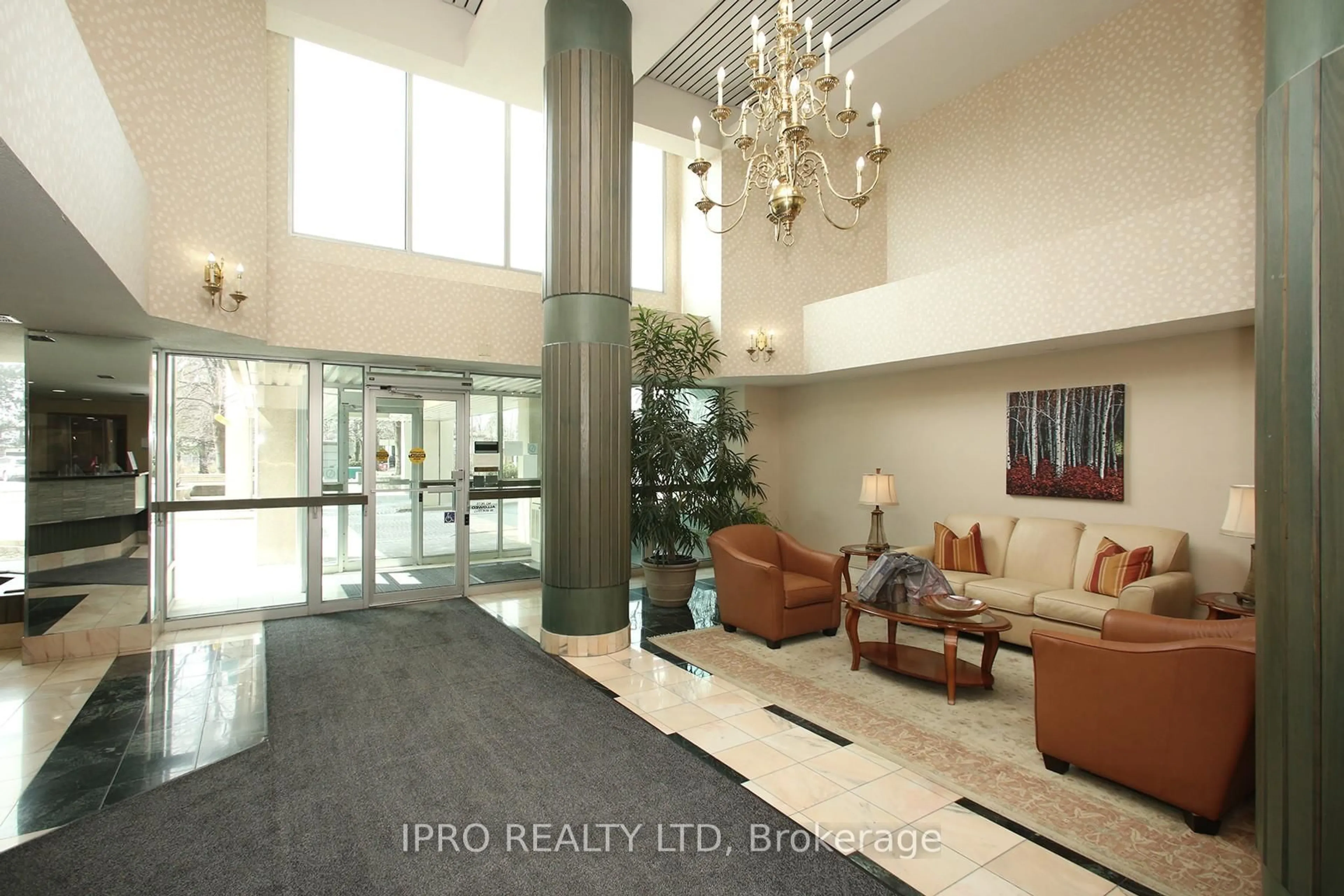 Lobby for 310 Mill St #1203, Brampton Ontario L6Y 3B1
