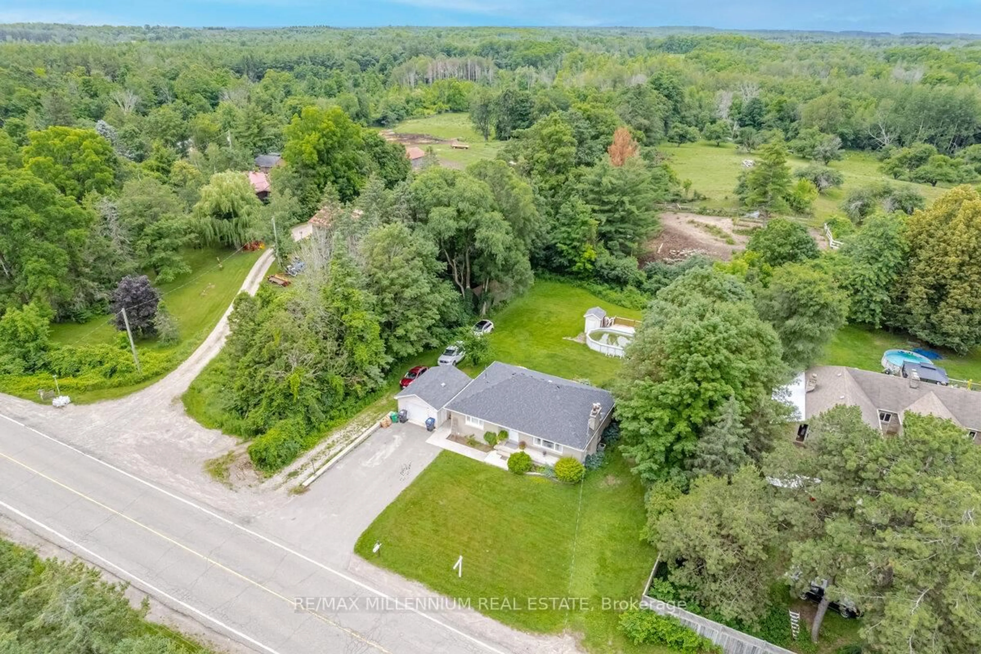 A pic from outside/outdoor area/front of a property/back of a property/a pic from drone, water/lake/river/ocean view for 16702 Mississauga Rd, Caledon Ontario L7K 1L9