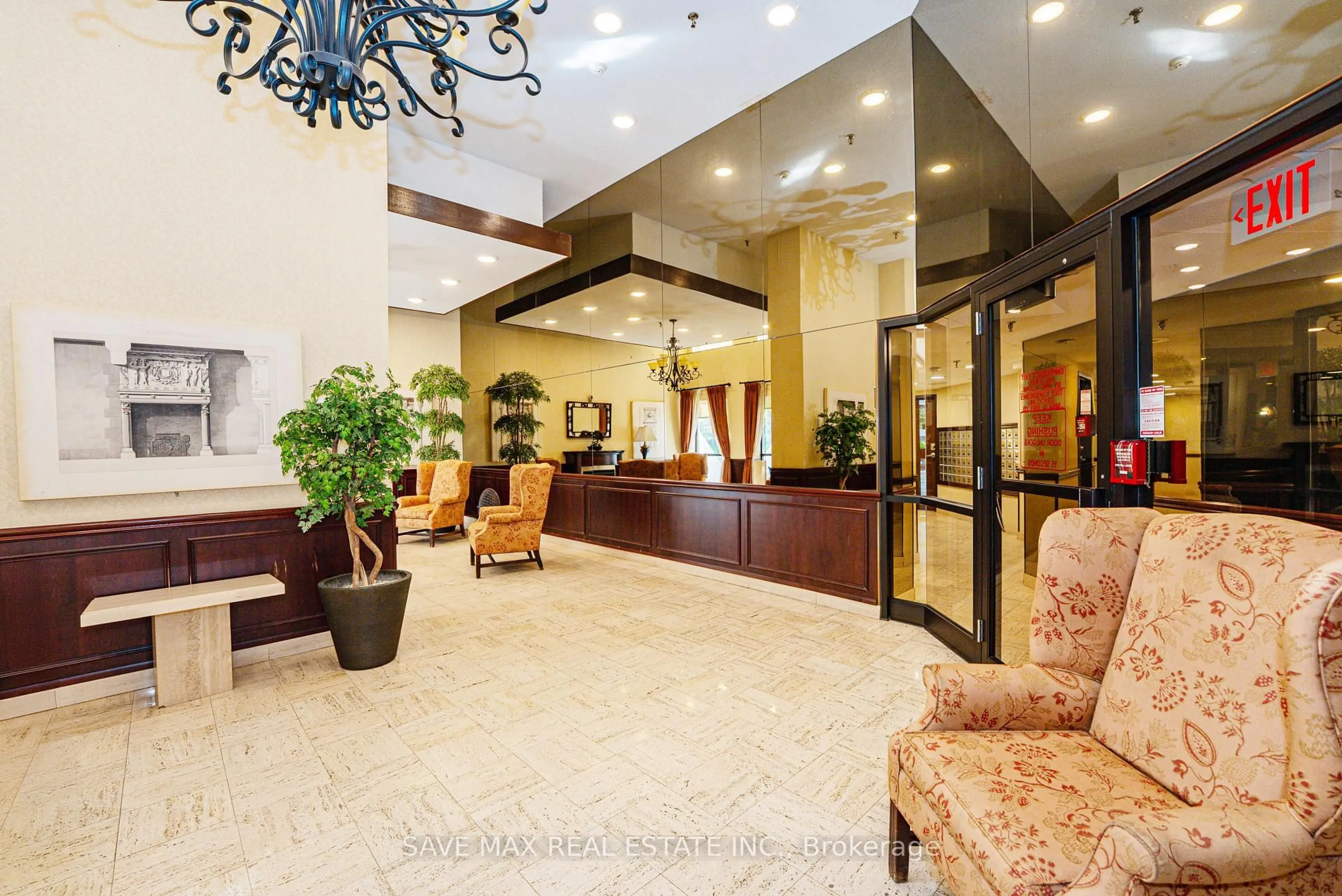 Lobby for 3650 Kaneff Cres #Ph02, Mississauga Ontario L5A 4A1
