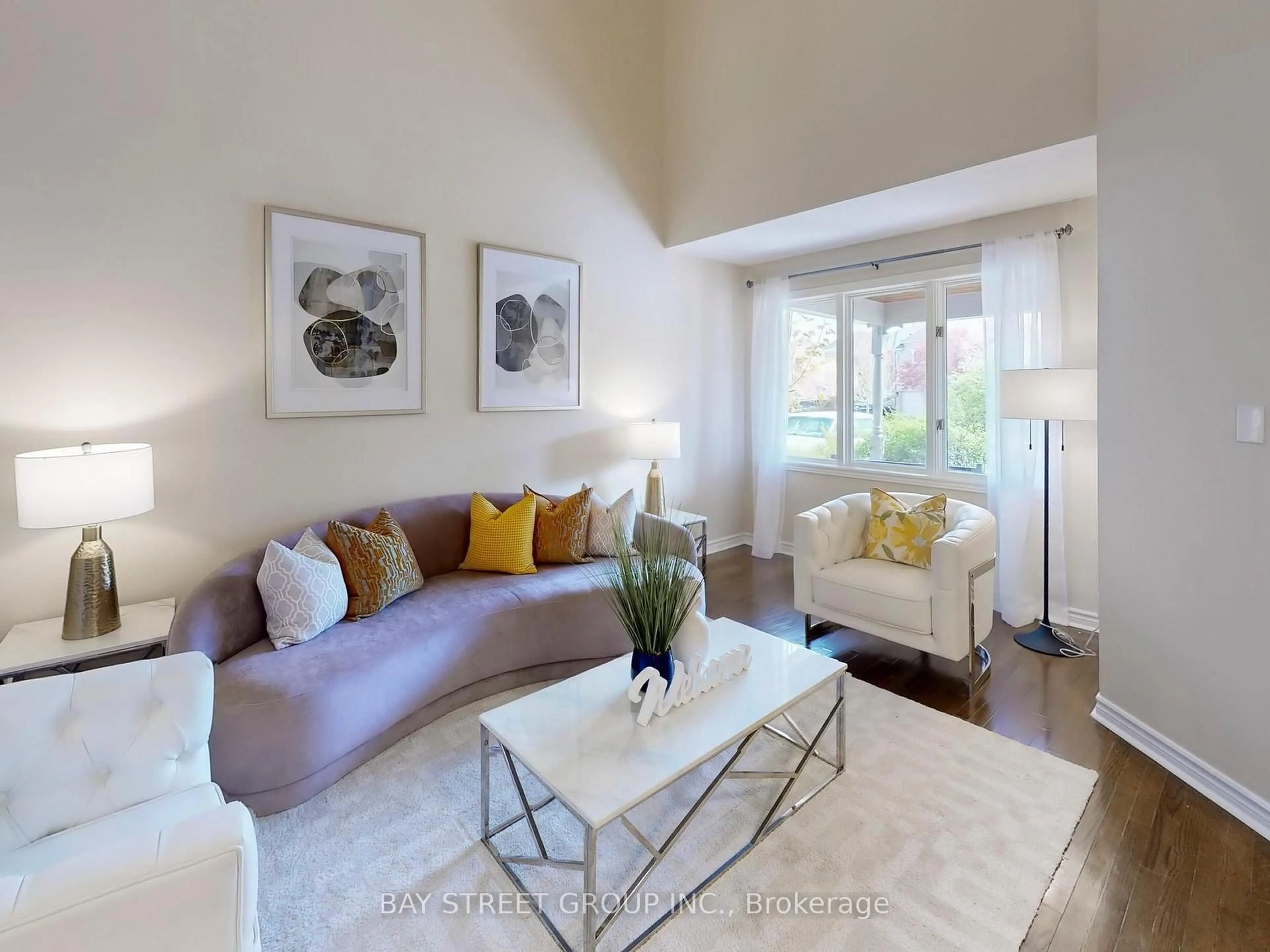 Living room with furniture, unknown for 5359 Ruperts Gate Dr, Mississauga Ontario L5M 5C4
