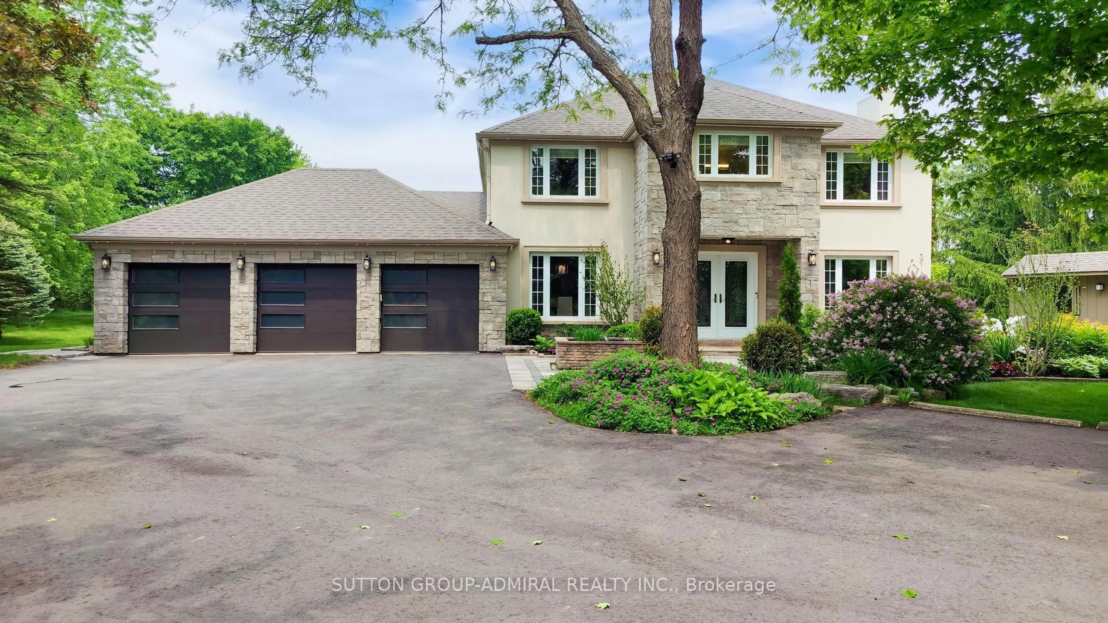 Home with brick exterior material, street for 10 Walton Dr, Caledon Ontario L7E 0A2