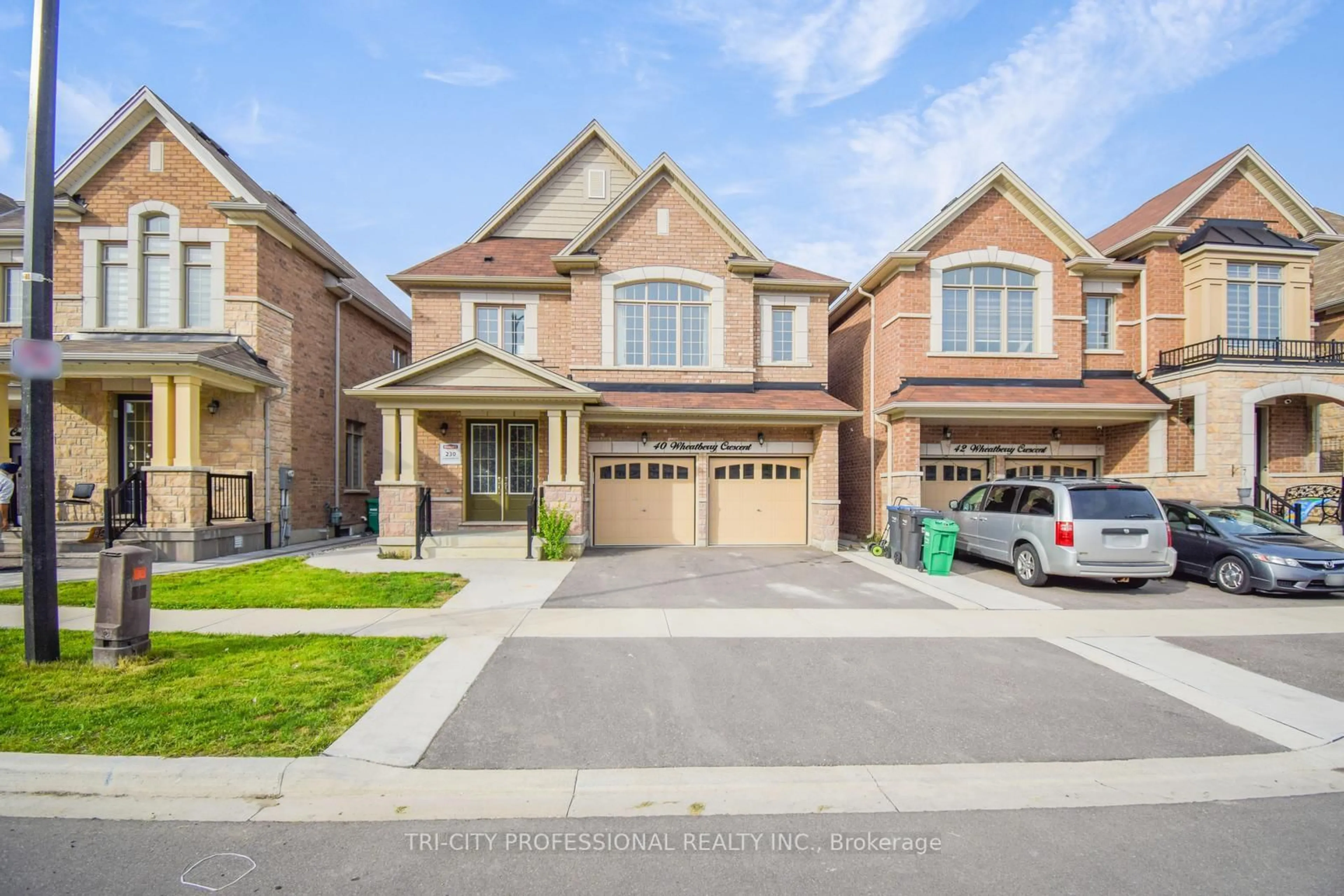 Home with brick exterior material, street for 40 Wheatberry Cres, Brampton Ontario L6R 4A1