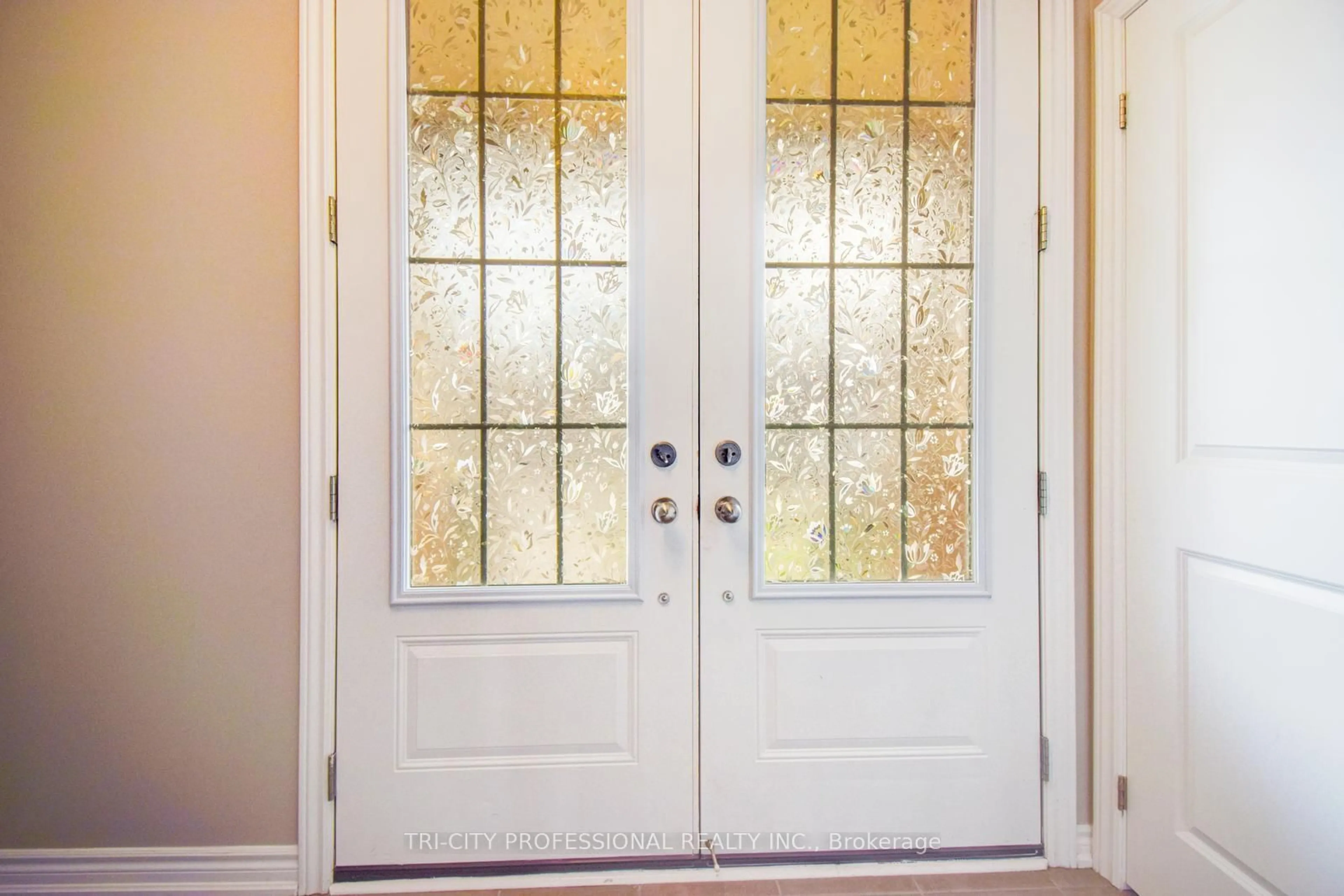Indoor entryway for 40 Wheatberry Cres, Brampton Ontario L6R 4A1
