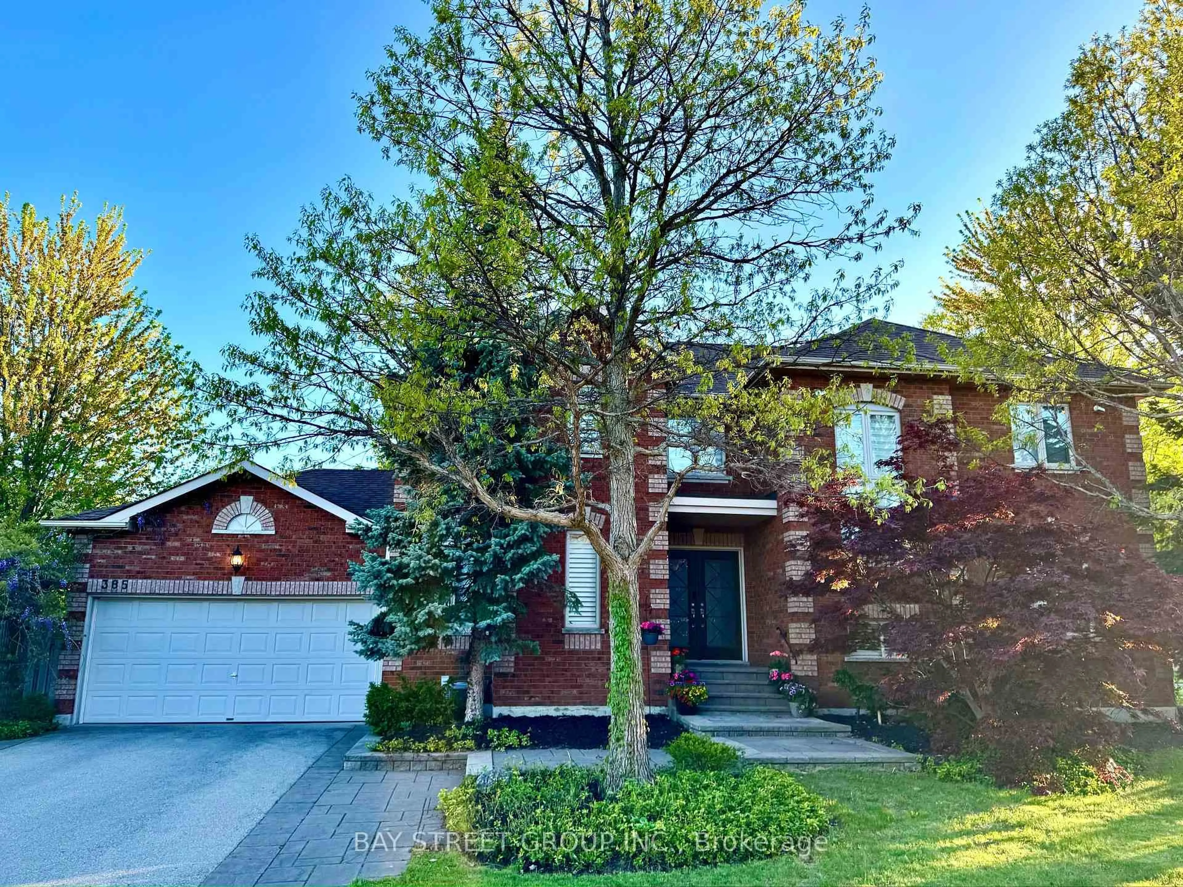 Home with brick exterior material, street for 385 Ambleside Dr, Oakville Ontario L6H 6P4