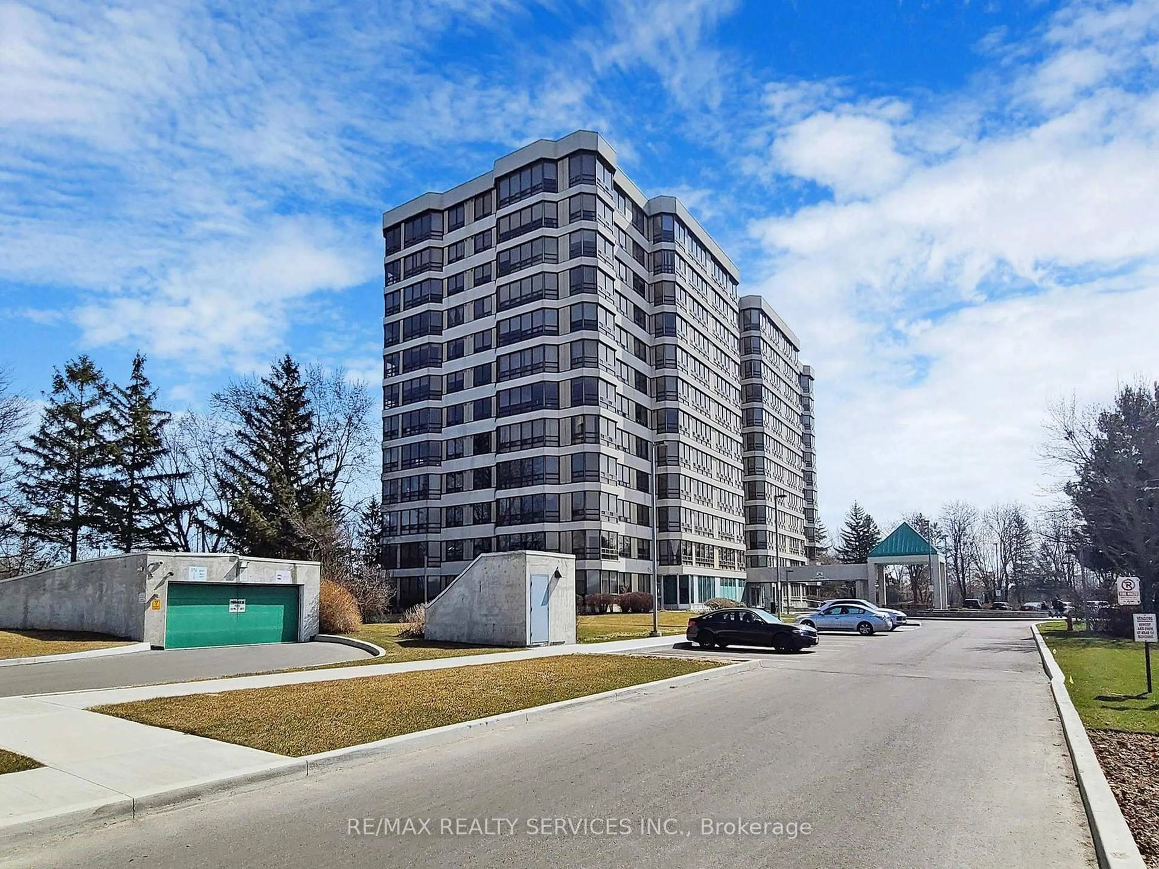 Unknown for 330 Mill St #902, Brampton Ontario L6Y 3V3