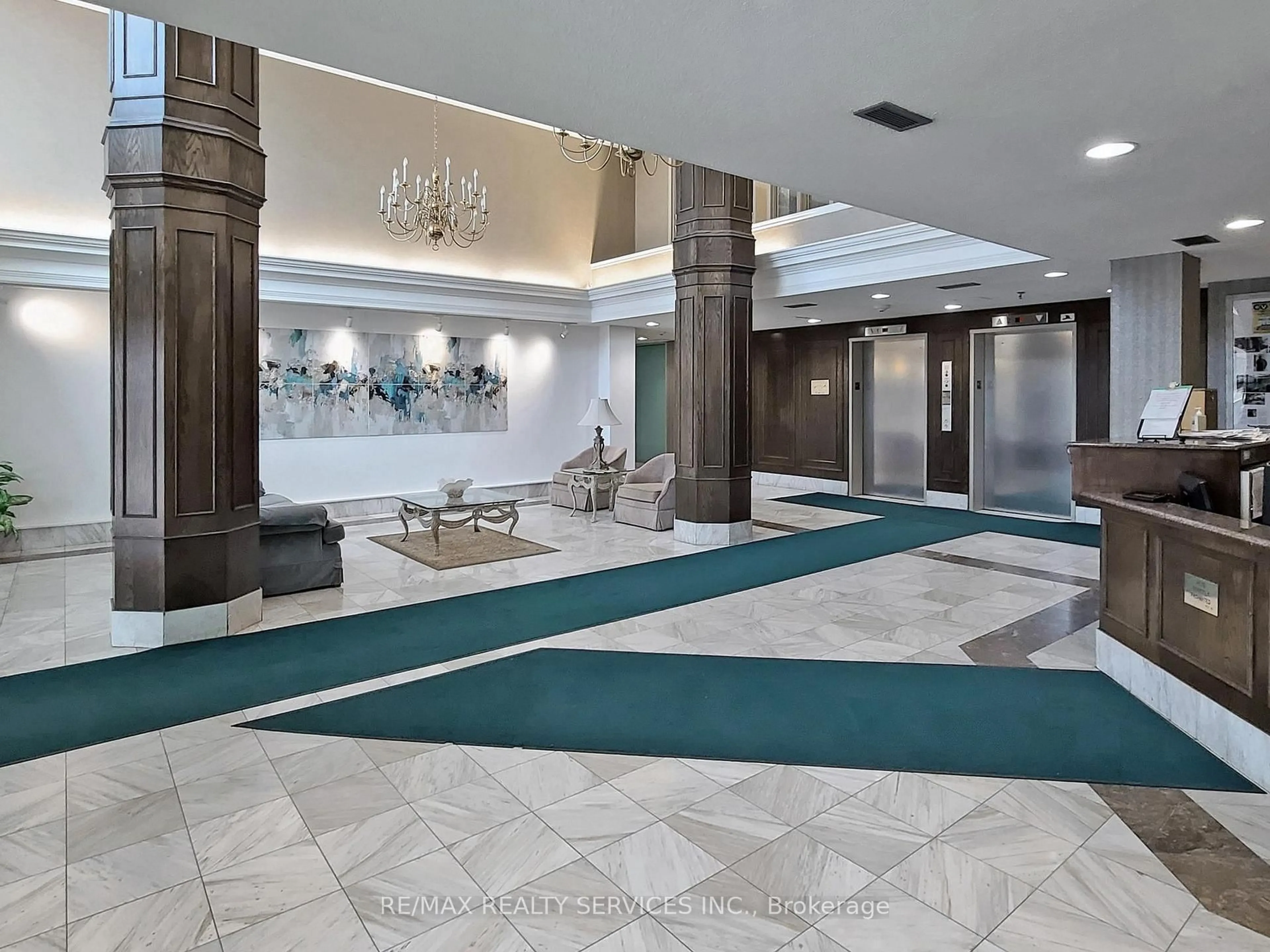 Lobby for 330 Mill St #902, Brampton Ontario L6Y 3V3