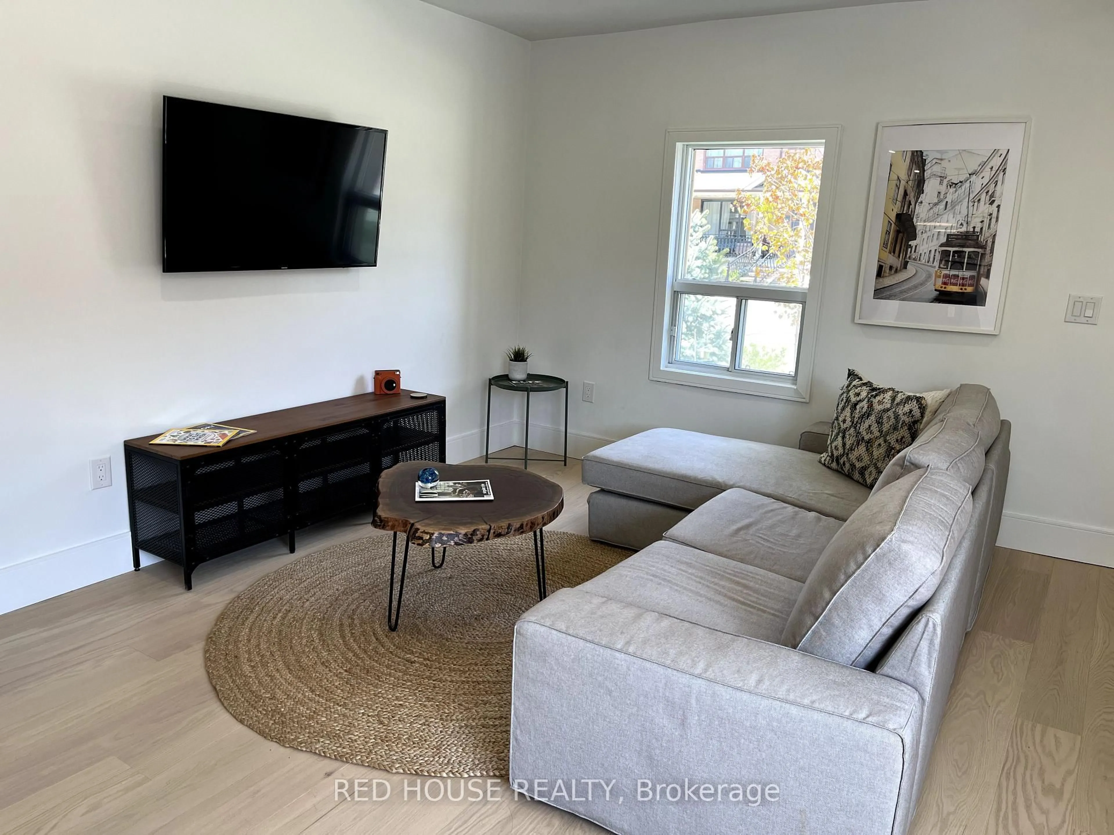 Living room with furniture, unknown for 2 Hilldale Rd, Toronto Ontario M6N 3Y2