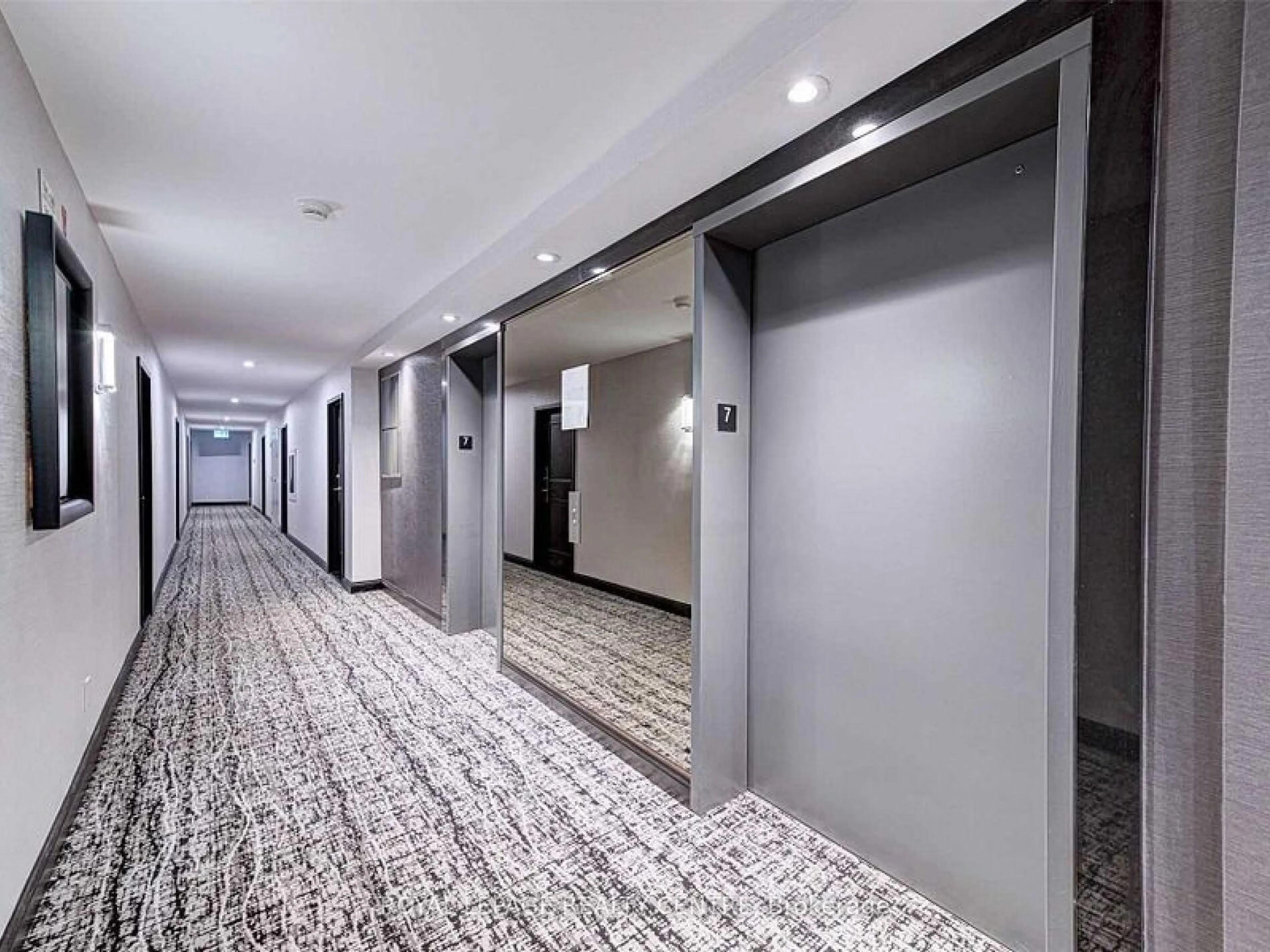 Indoor foyer for 20 Southport St #402, Toronto Ontario M6S 4Y8