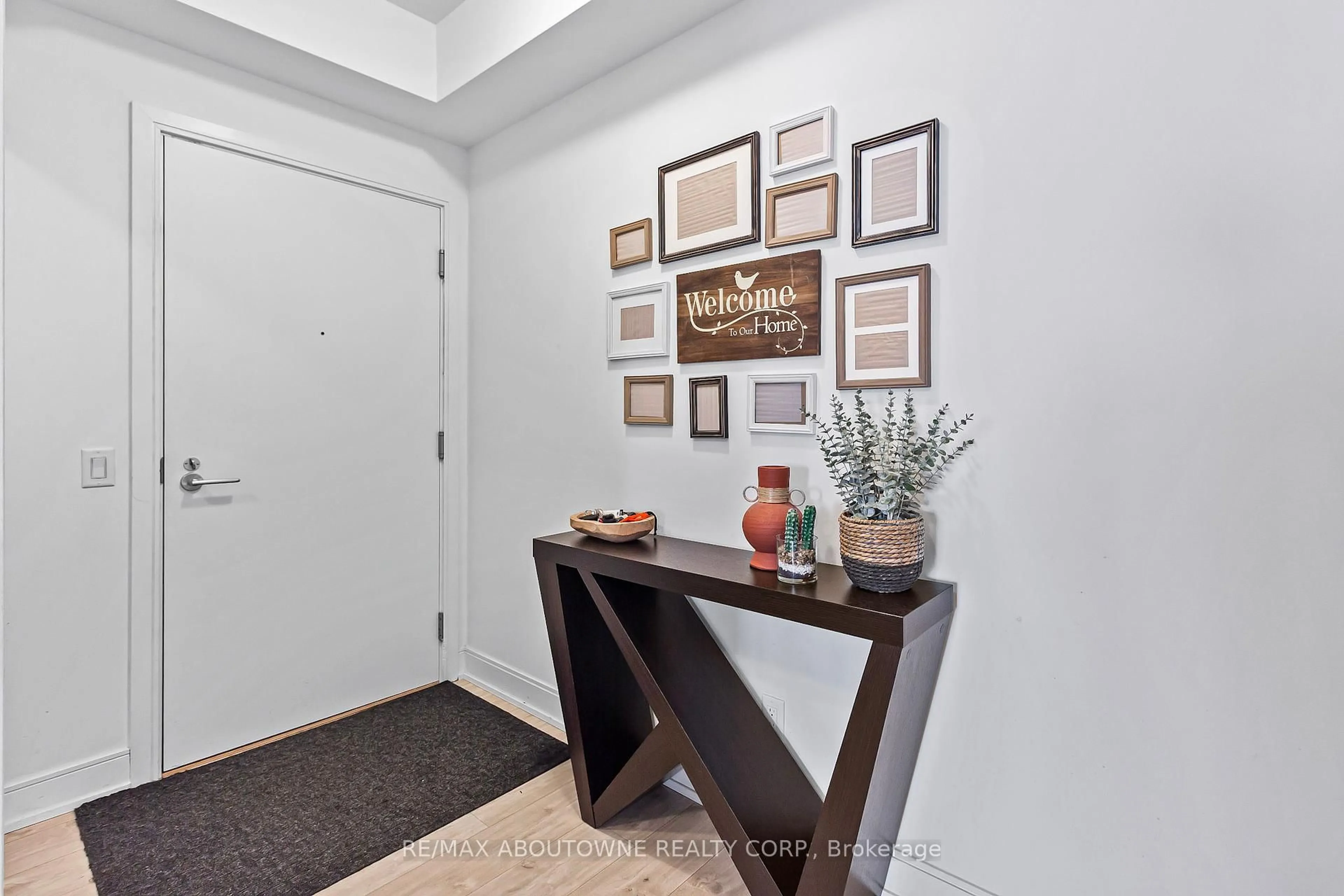 Indoor entryway for 70 Annie Craig Dr #4005, Toronto Ontario M8V 0G2