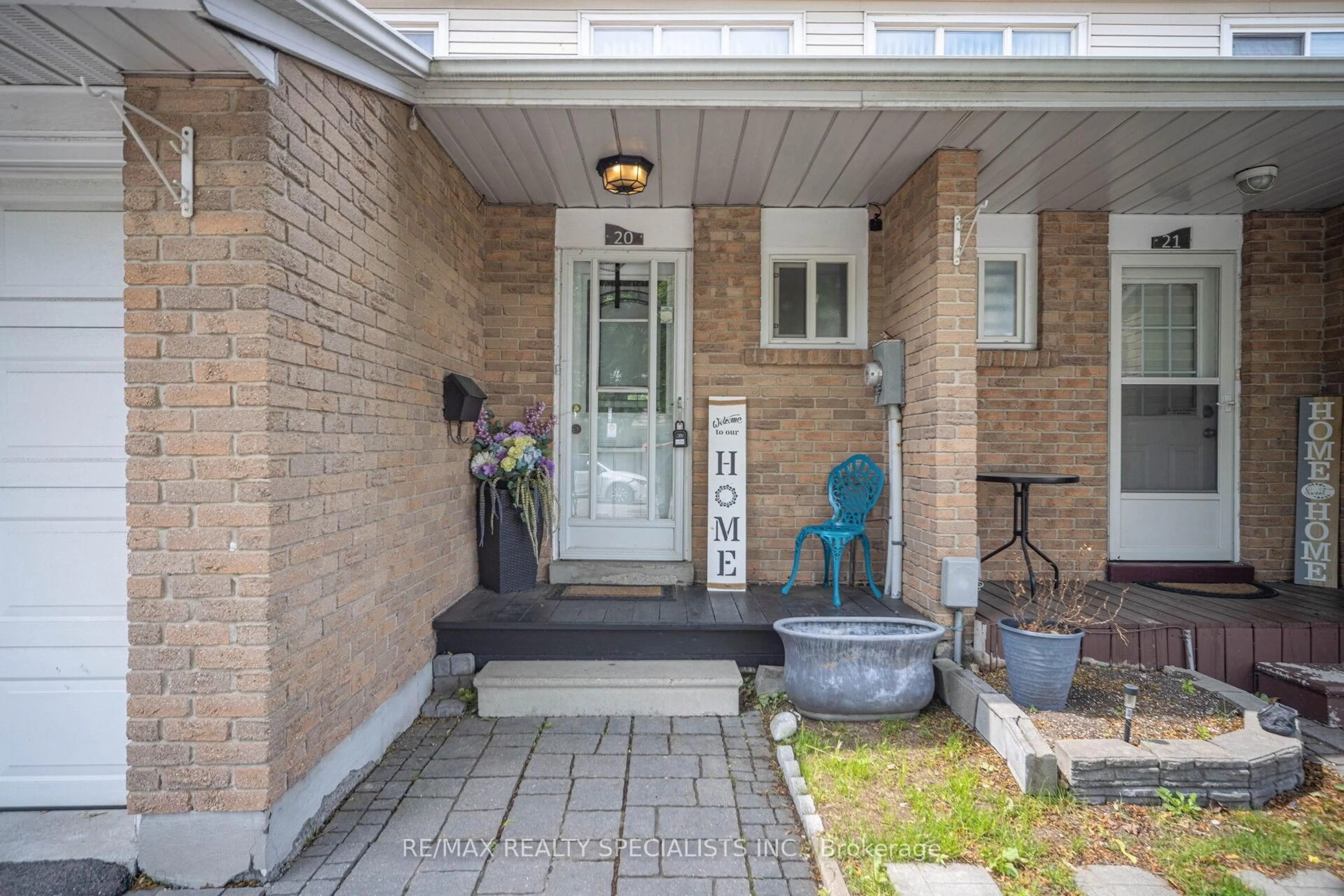 Indoor entryway for 20 Enmount Dr, Brampton Ontario L6T 4C8